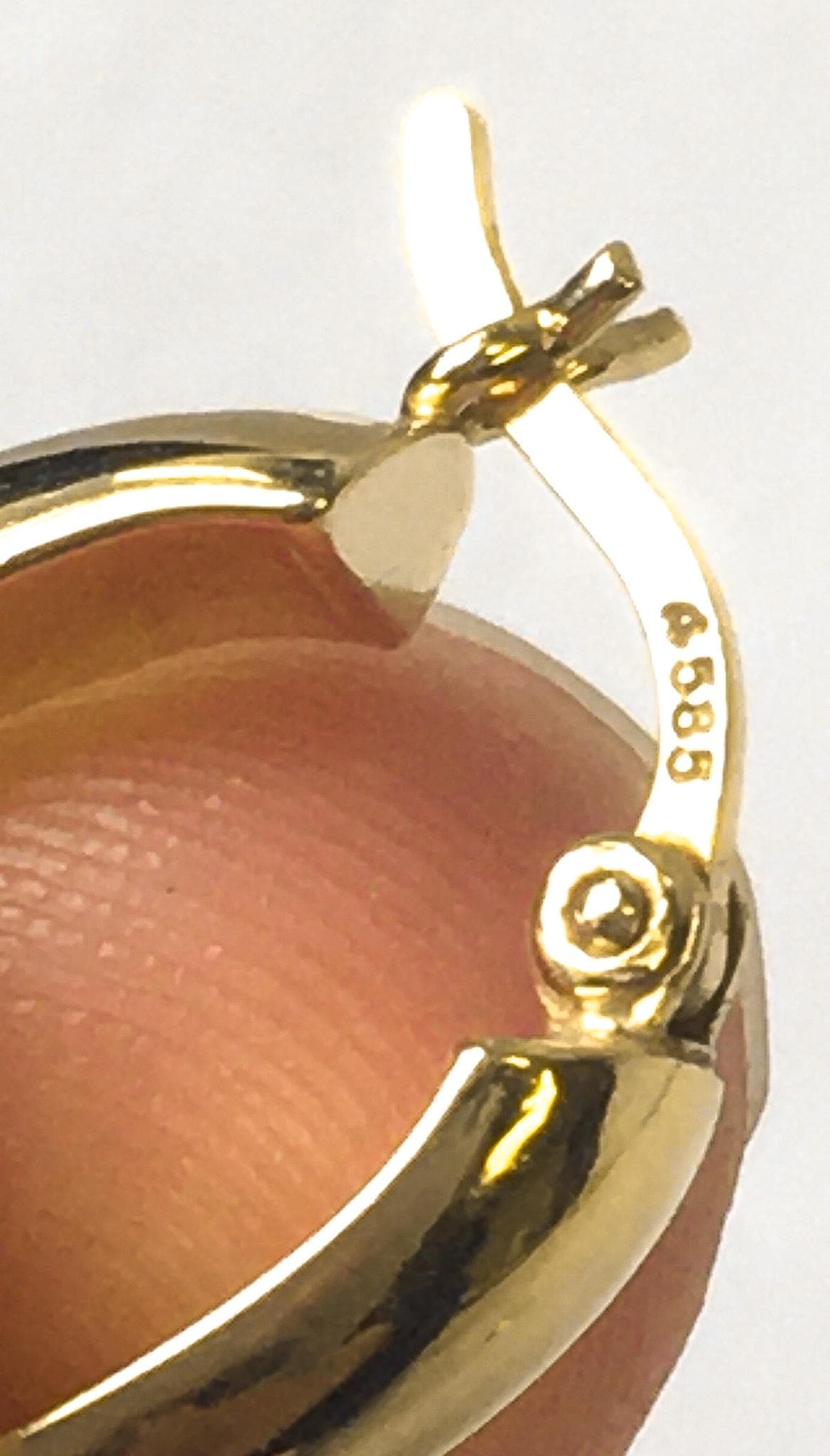 14K 585 Yellow Gold Square Oval Smooth Hollow Hoop Earrings, 2 Grams Total, .75", 4mm Width, Lightweight Simple Everyday Hoop Earrings
