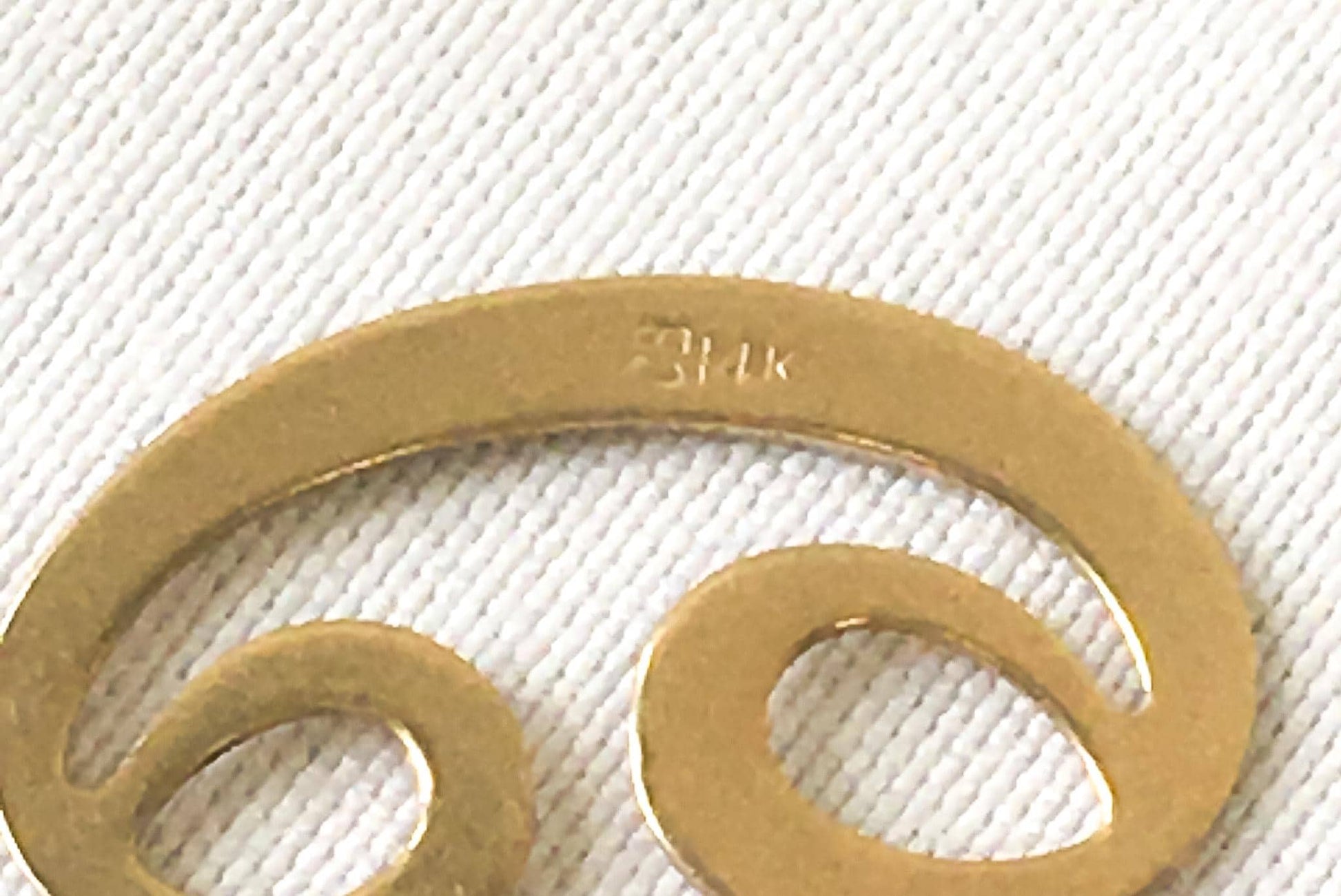 Vintage 14K Yellow Gold "C" Cursive Monogram Initial Pendant, .75 Inches, .3 Grams, Simple Everyday Dainty Initial Pendant