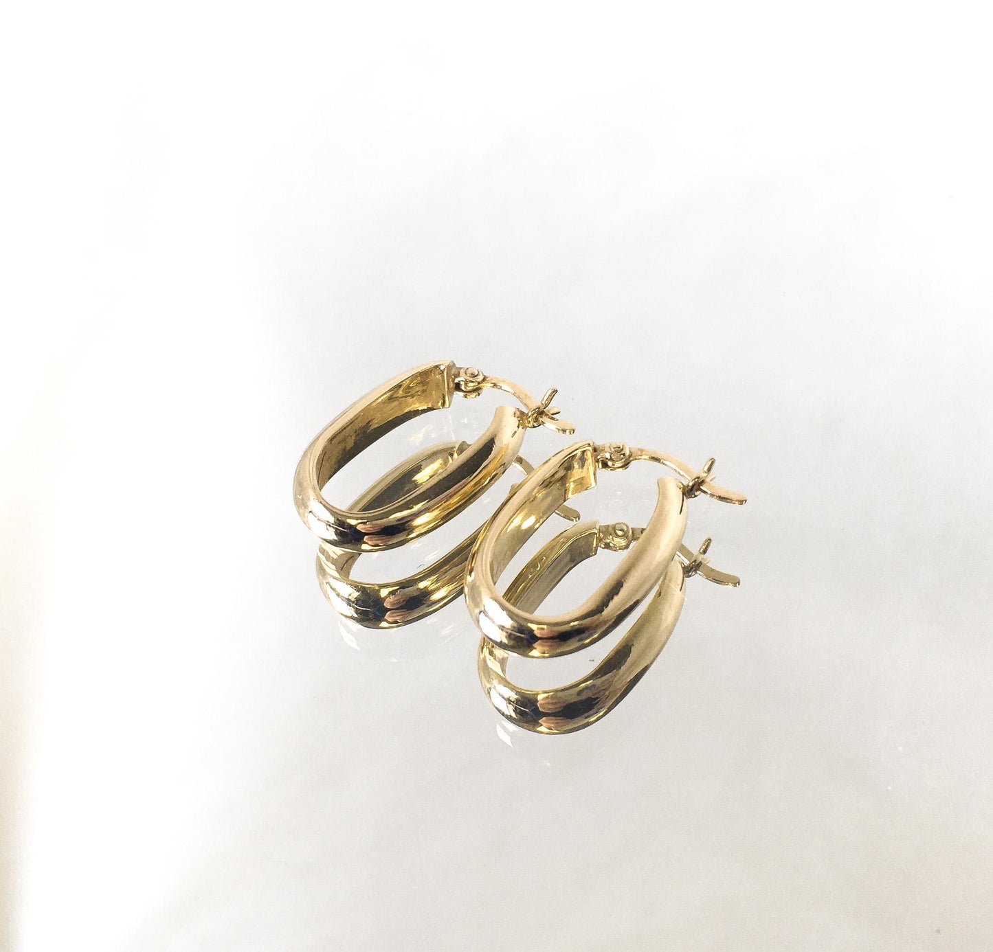 14K 585 Yellow Gold Square Oval Smooth Hollow Hoop Earrings, 2 Grams Total, .75", 4mm Width, Lightweight Simple Everyday Hoop Earrings