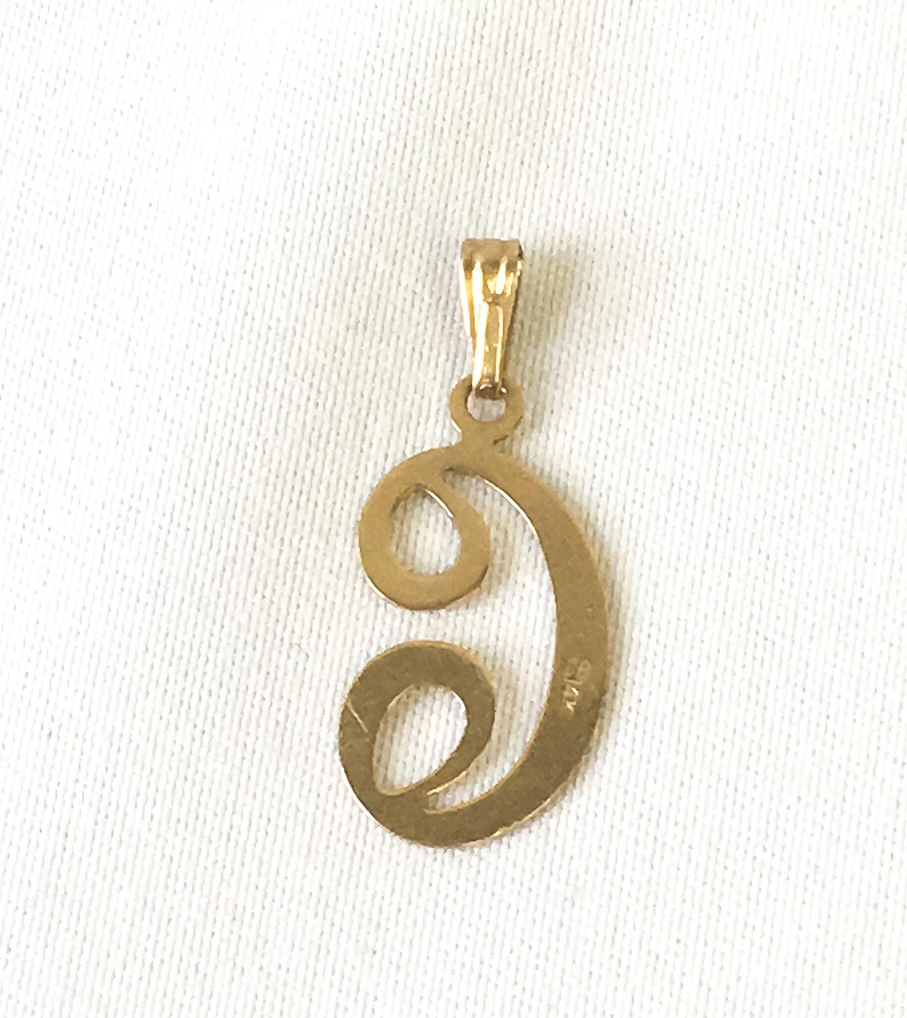 Vintage 14K Yellow Gold "C" Cursive Monogram Initial Pendant, .75 Inches, .3 Grams, Simple Everyday Dainty Initial Pendant