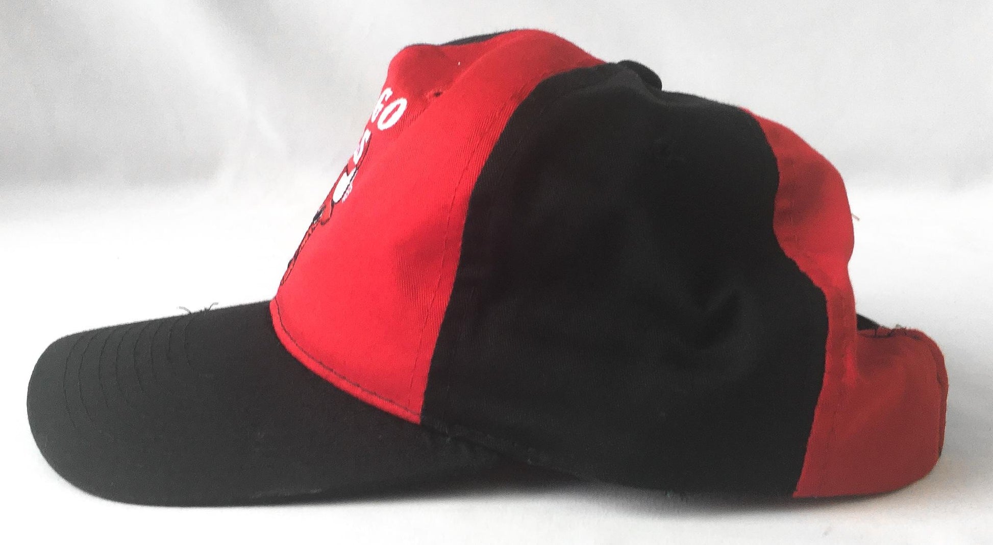 90s Chicago Bulls Black/Red Embroidered Logo Baseball Cap, Vintage Chicago Bulls NBA Apparel