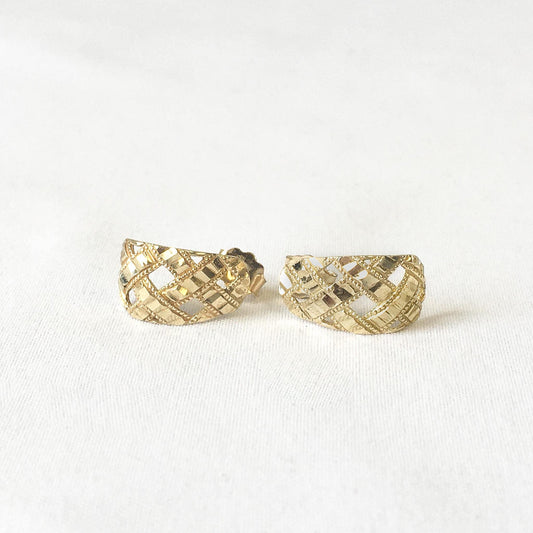 Vintage 10K Yellow Gold Diamond Cut Filigree Half Dome Earrings, Elegant Simple Everyday Dainty Minimalist Earrings