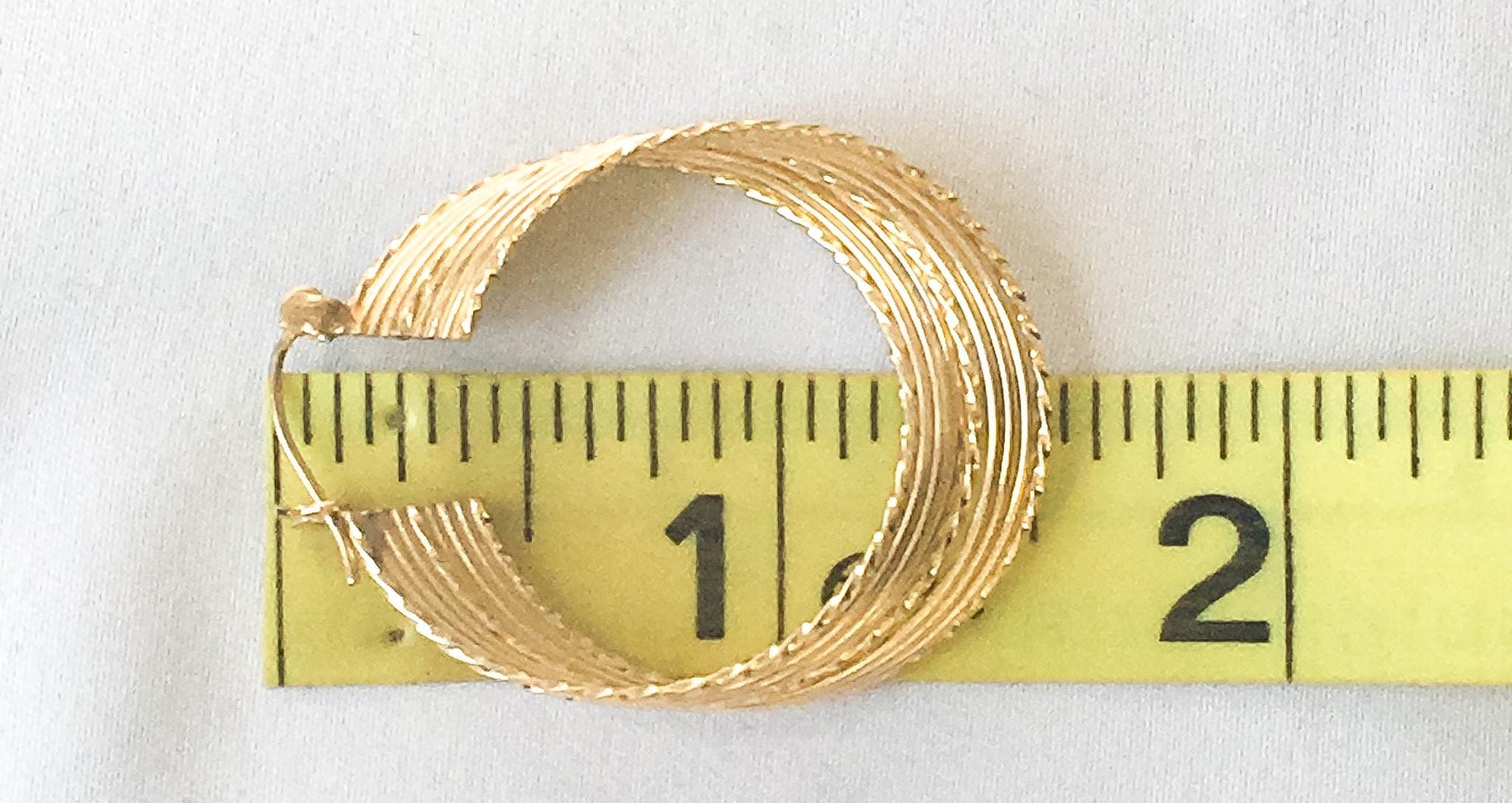 10K Yellow Gold Ribbed Textured Twisted Hoop Earrings, 1.5" Elegant Classy Minimalist Hoop Earrings