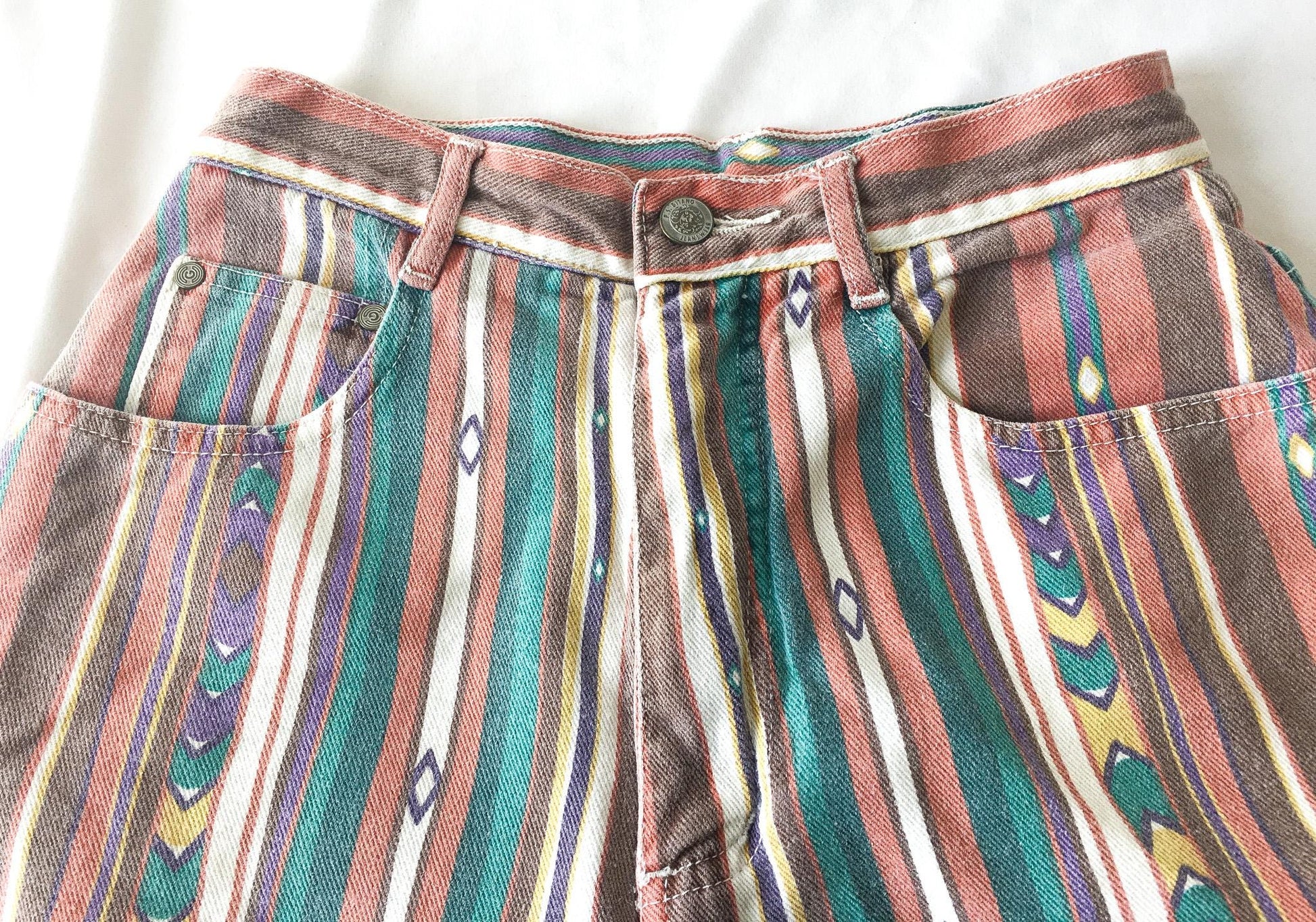 90s Gitano Rainbow Multicolor Striped Geometric Print Denim Shorts, Sz 24" Waist, Unique Denim Shorts