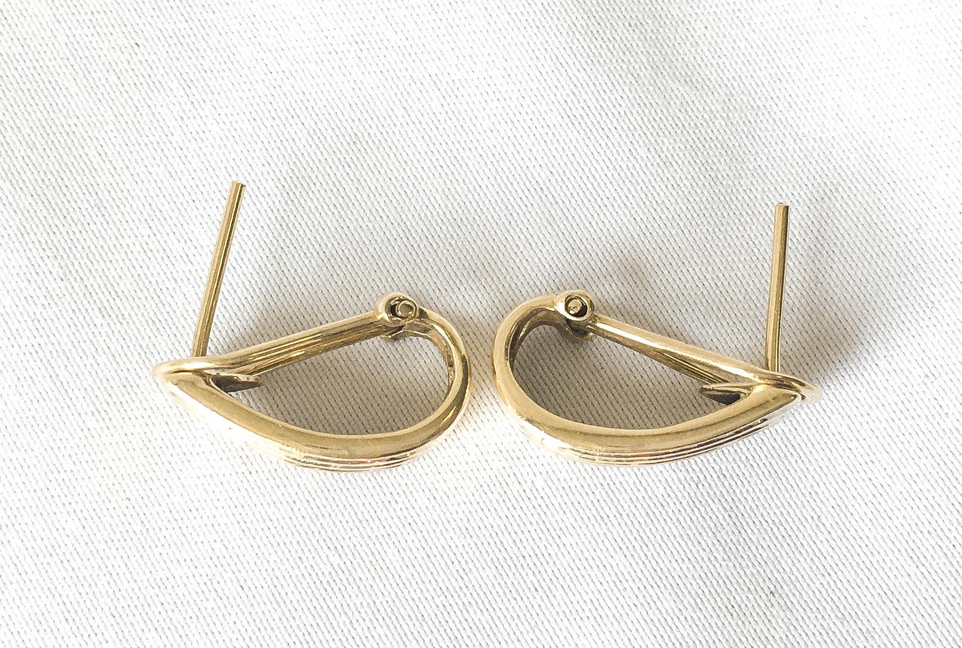 Vintage 10K 417 Omega Back Yellow Gold Diamond Hoop Earrings, Simple Elegant Classy Minimalist Diamond Earrings
