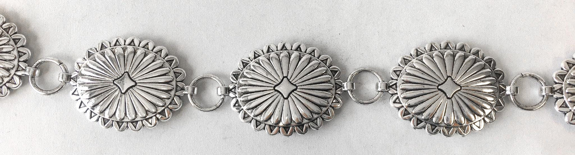 Vintage Silver Toned Oval Concho Chain Link Belt, Fits Any Size Waist, Vintage Boho Western Style Festival Belt