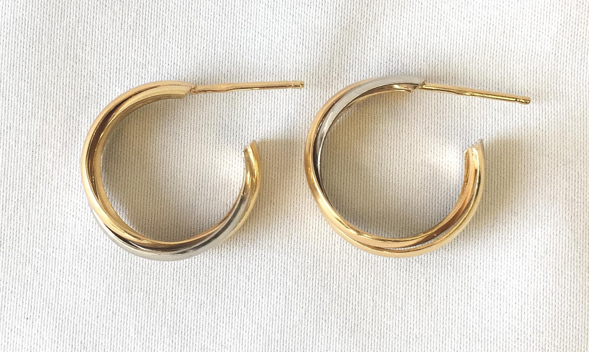 18K 750 Two Tone Twisted Hoop Earrings, Roughly 5mm, Simple Everyday Minimalist Hoop Earrings