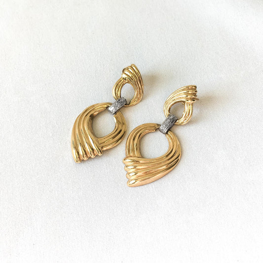 Vintage 80s Style 10K Mini Diamond Abstract Ribbed Teardrop Dangle Stud Earrings, Retro Elegant Simple Minimalist Earrings