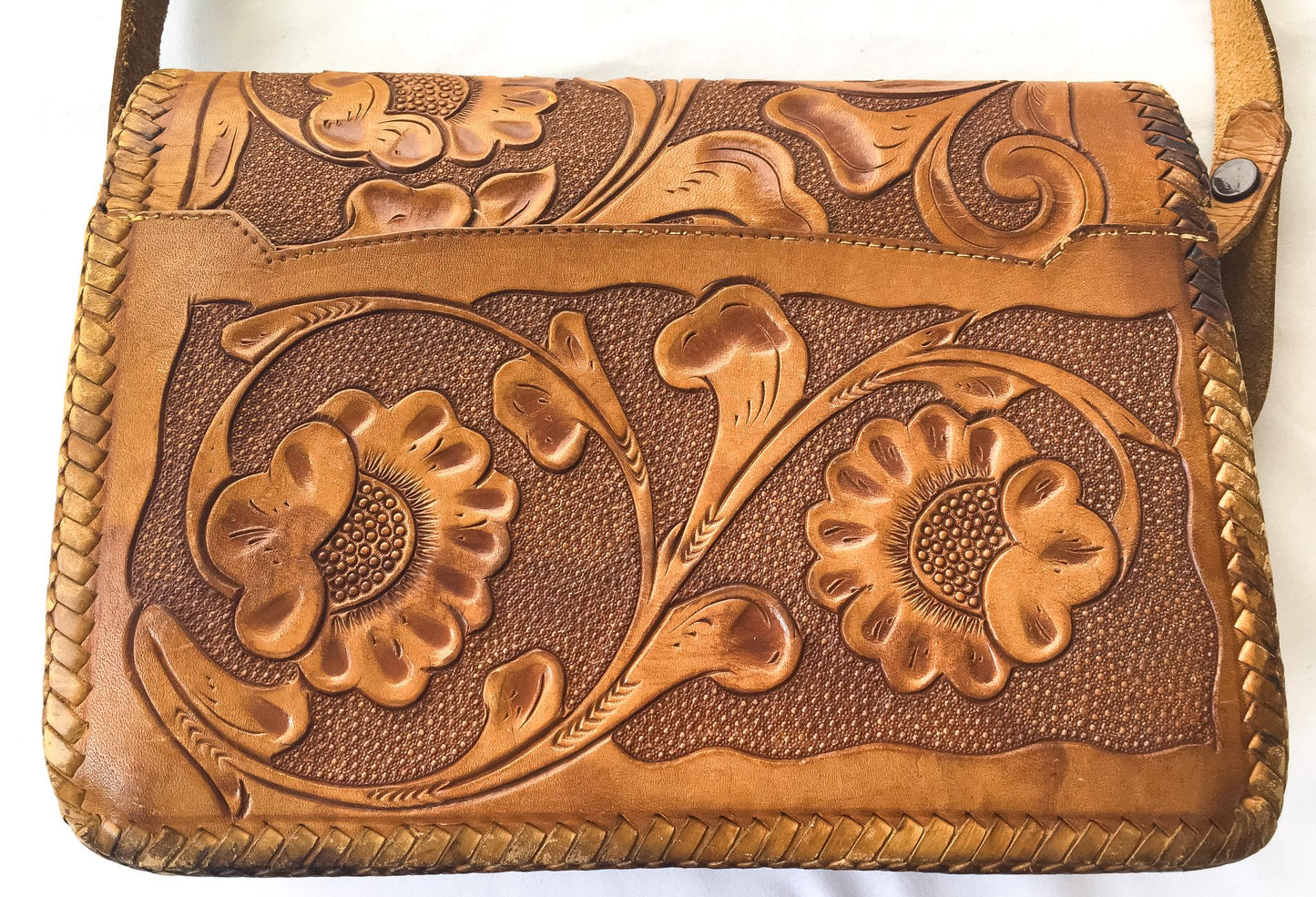 Vintage 70s Handcrafted Brown Tooled Leather Crossbody Bag with Floral Engraving, Vintage Western Boho Handbag