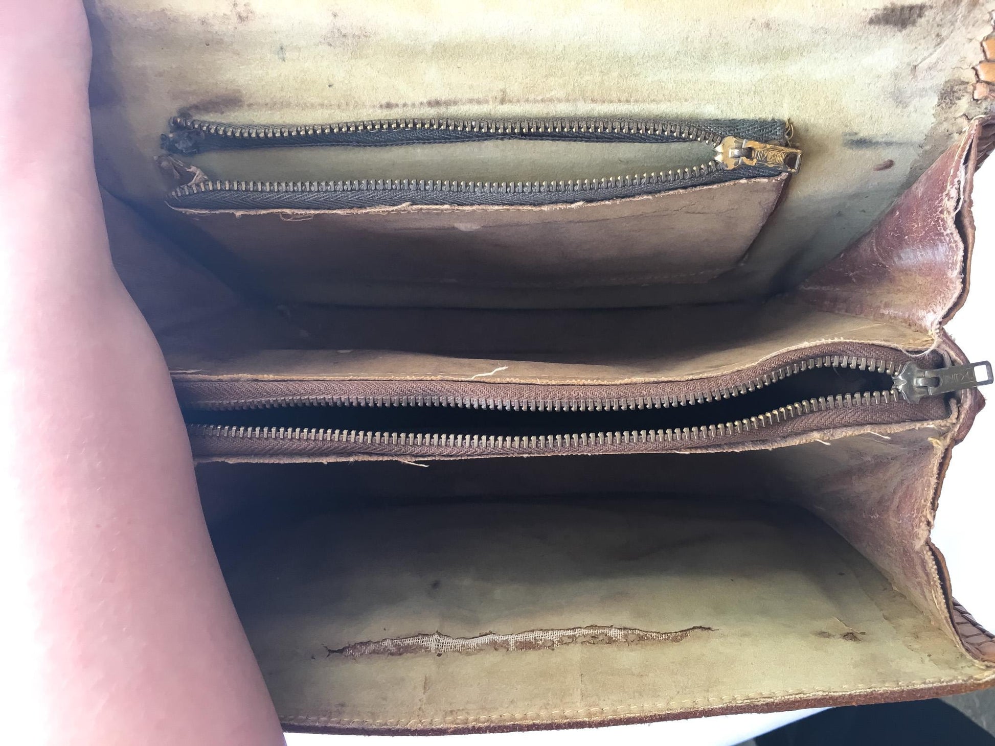 Vintage 70s Handcrafted Brown Tooled Leather Crossbody Bag with Floral Engraving, Vintage Western Boho Handbag