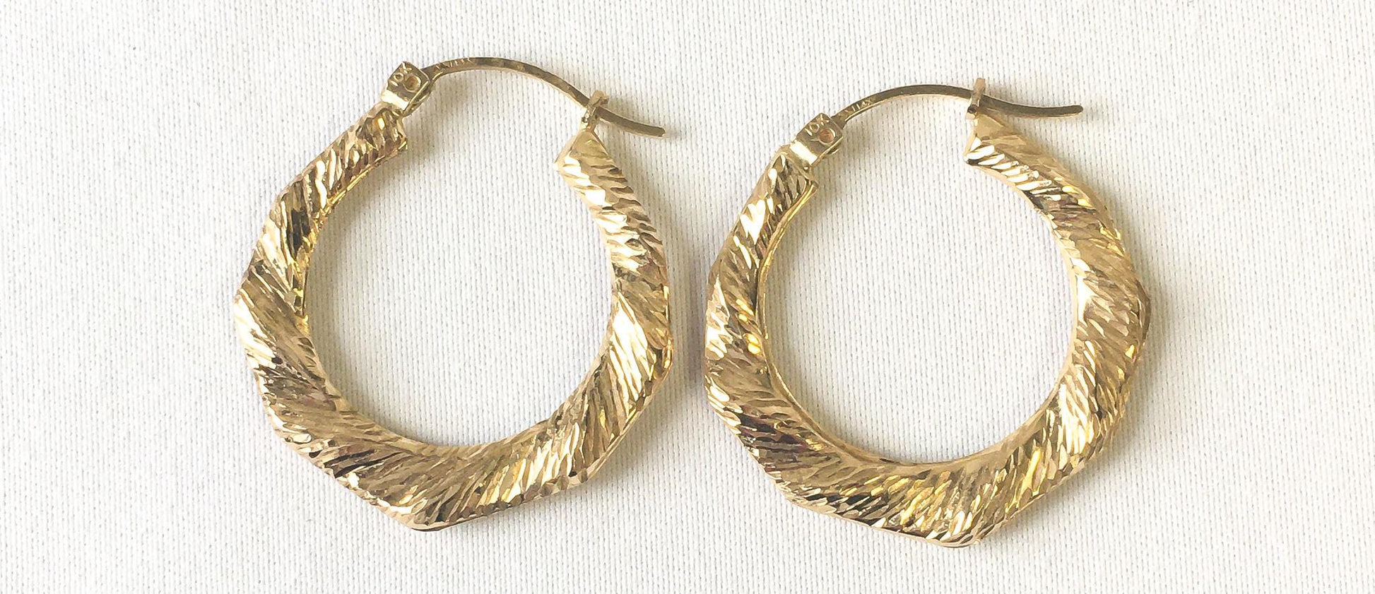 Vintage 14K/10K Hollow Octagon Ripple Textured Hoop Earrings, Lightweight Simple Dainty Everyday Minimalist Hoops