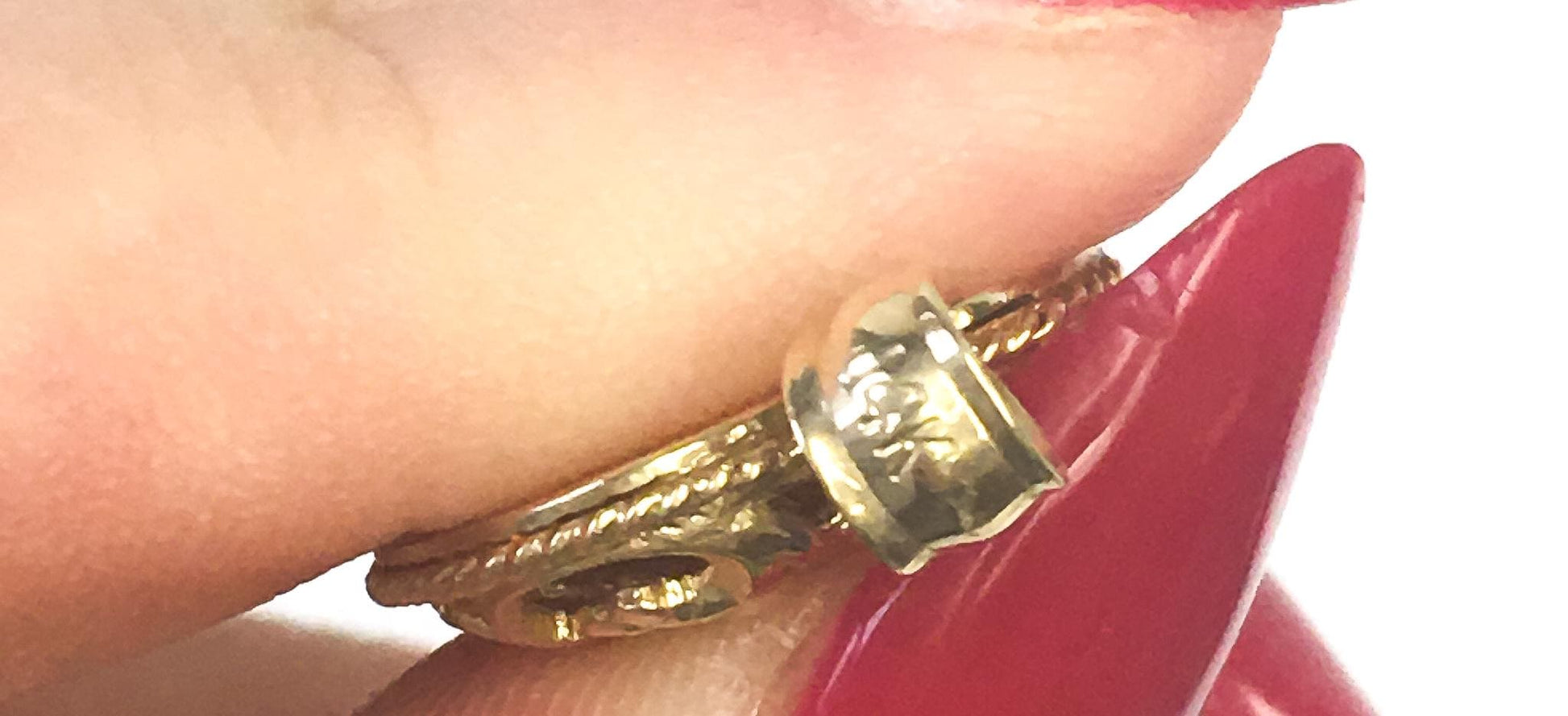 Vintage 14K Yellow Gold Filigree Heart Pendant