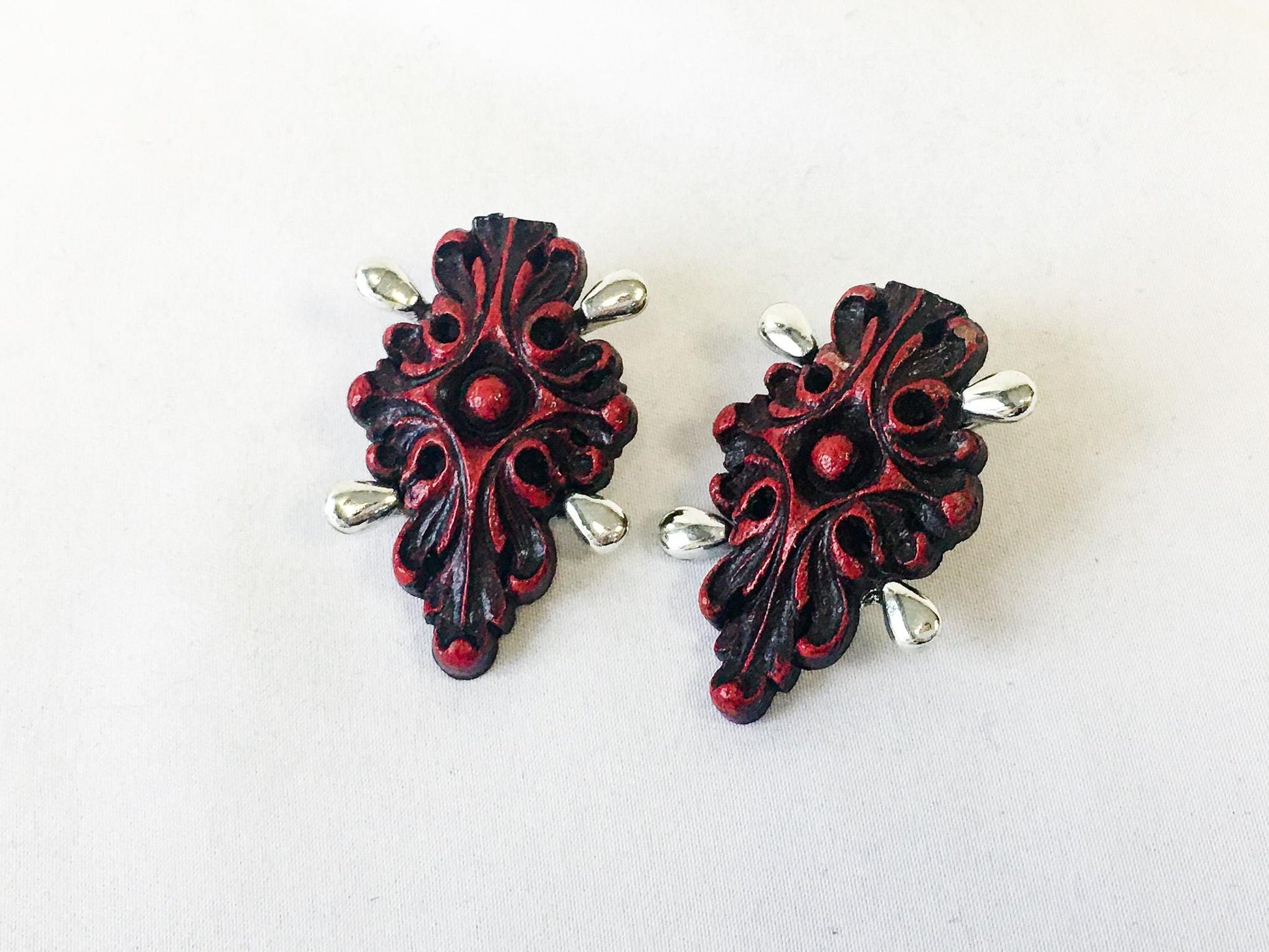 Vintage 60s Selini Red Clip-on Earrings