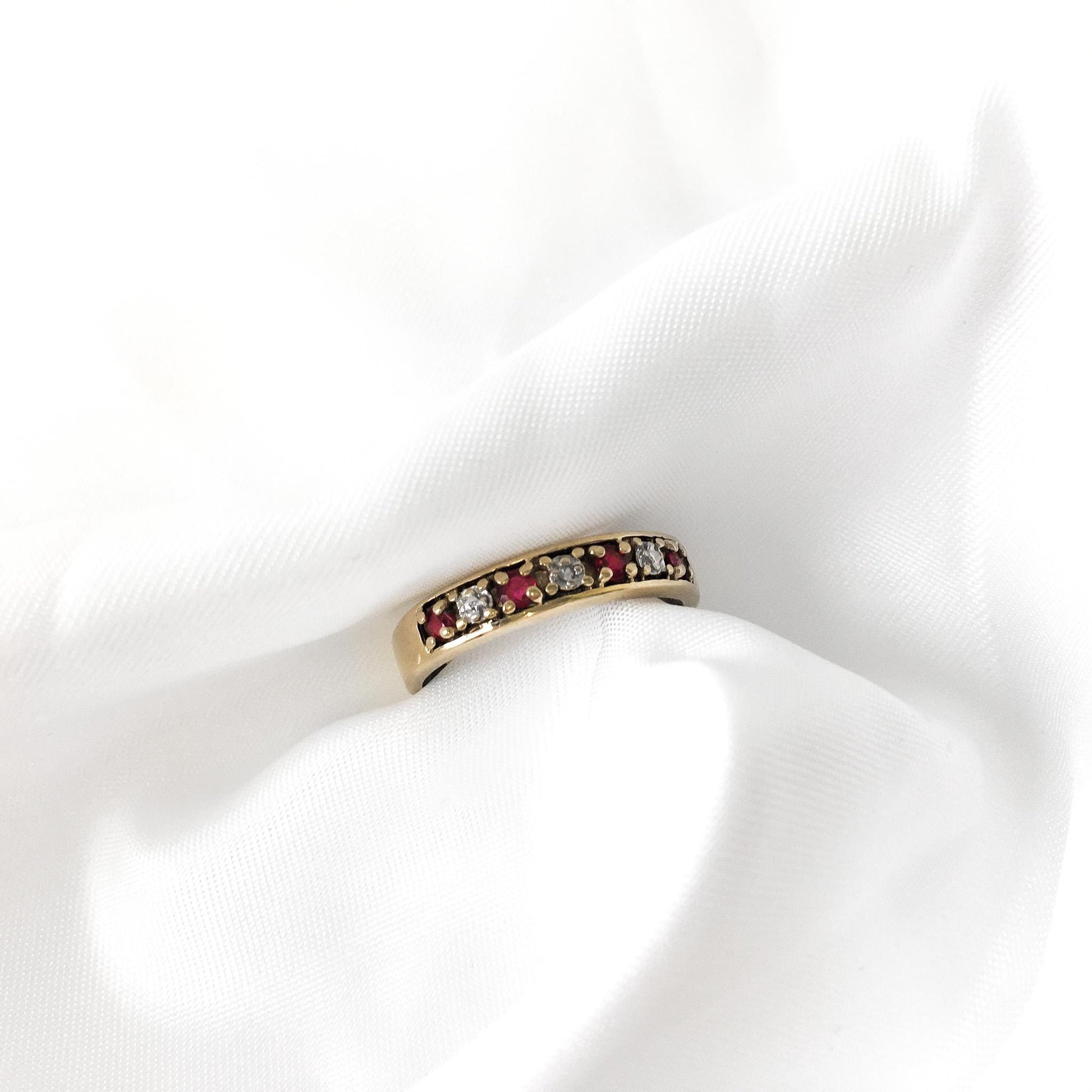 Vintage 10K Yellow Gold Ruby Diamond Cut Ring, Sz. 6.75-7, Vintage Simple Everyday Elegant Art Deco Style Ring
