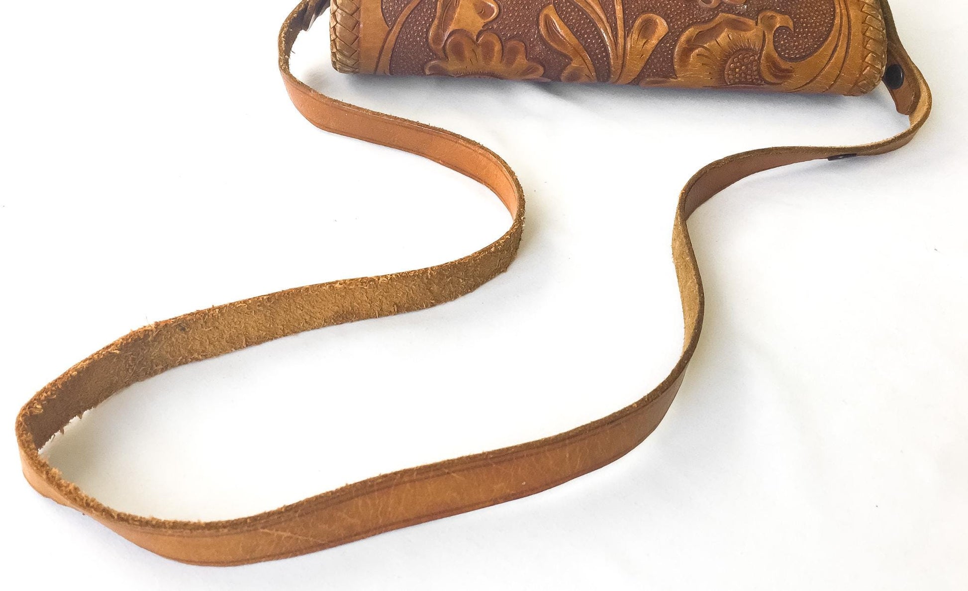 Vintage 70s Handcrafted Brown Tooled Leather Crossbody Bag with Floral Engraving, Vintage Western Boho Handbag