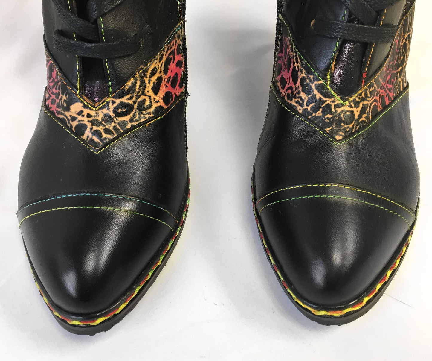 Vintage Inspired L'Artiste Malagie-Croco Black Metallic Lace Up Leather Boots, Approx. Women's 9.5, Unique Statement Boho Style Boots