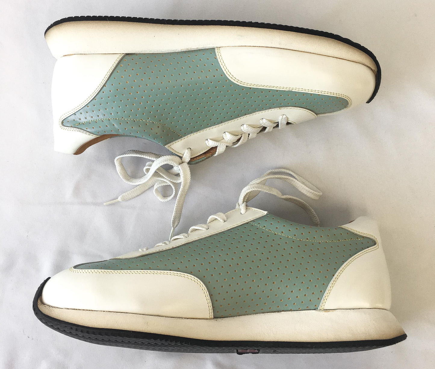 Vintage Dooney and Bourke Pastel Blue/Cream/Off-White Textured Leather Sneakers, Women's Sz. 9.5, Vintage Preppy Academia Style Shoes