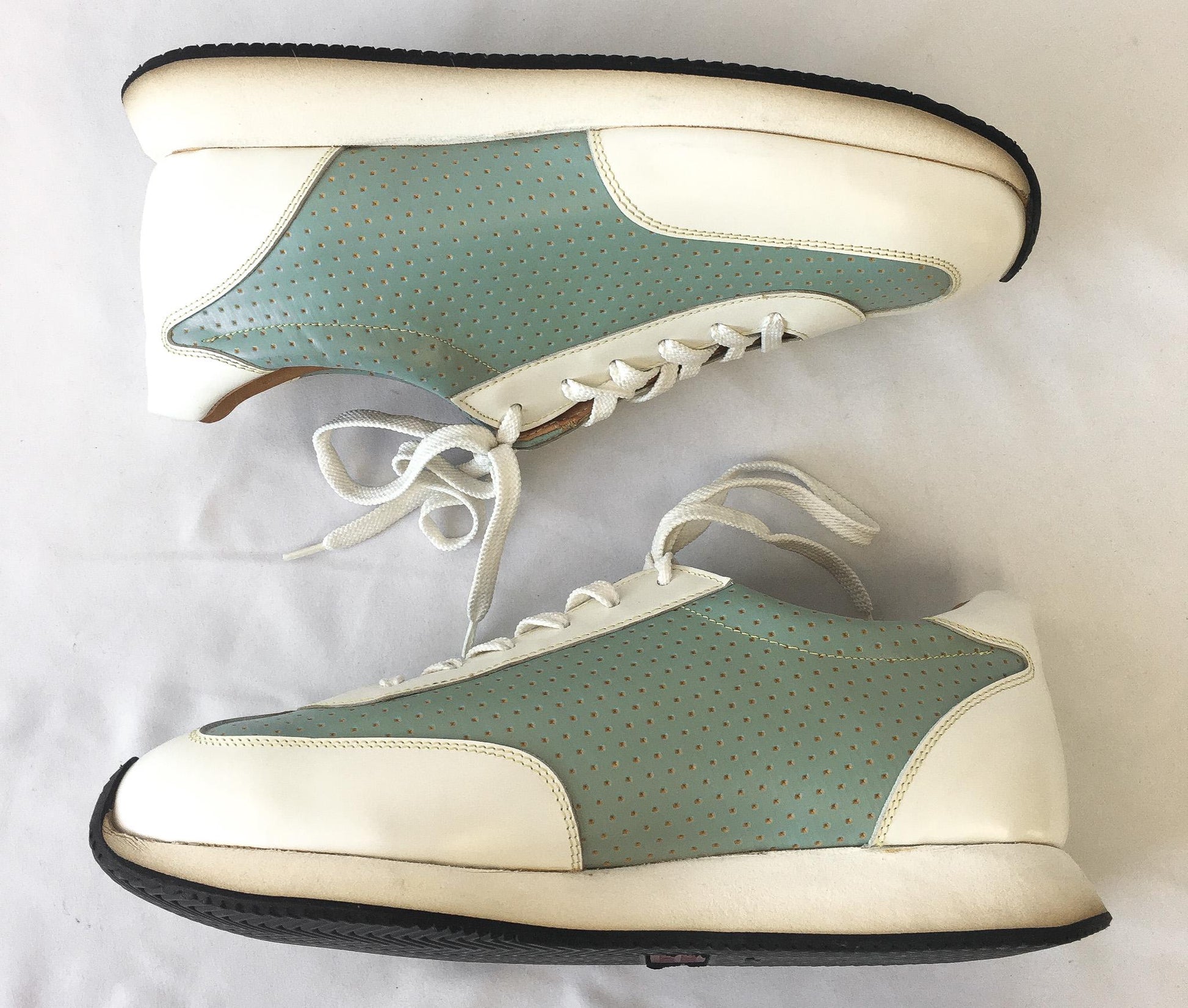 Vintage Dooney and Bourke Pastel Blue/Cream/Off-White Textured Leather Sneakers, Women's Sz. 9.5, Vintage Preppy Academia Style Shoes
