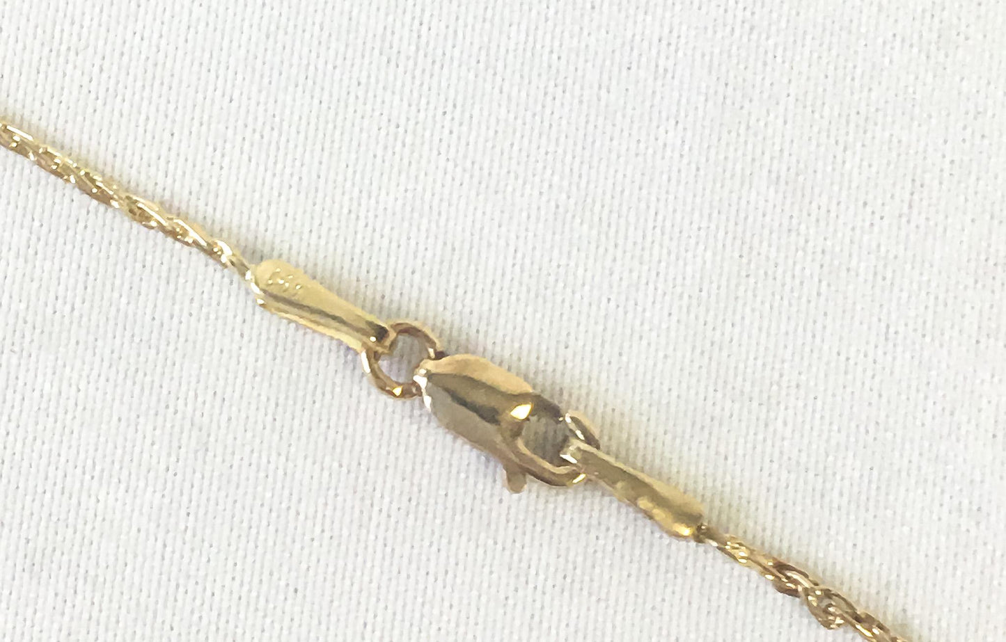 Vintage 14K Yellow Gold Love Bird Etched Oval Locket on 14K 18 Inch Chain, Vintage Elegant Simple Etched Minimalist Locket