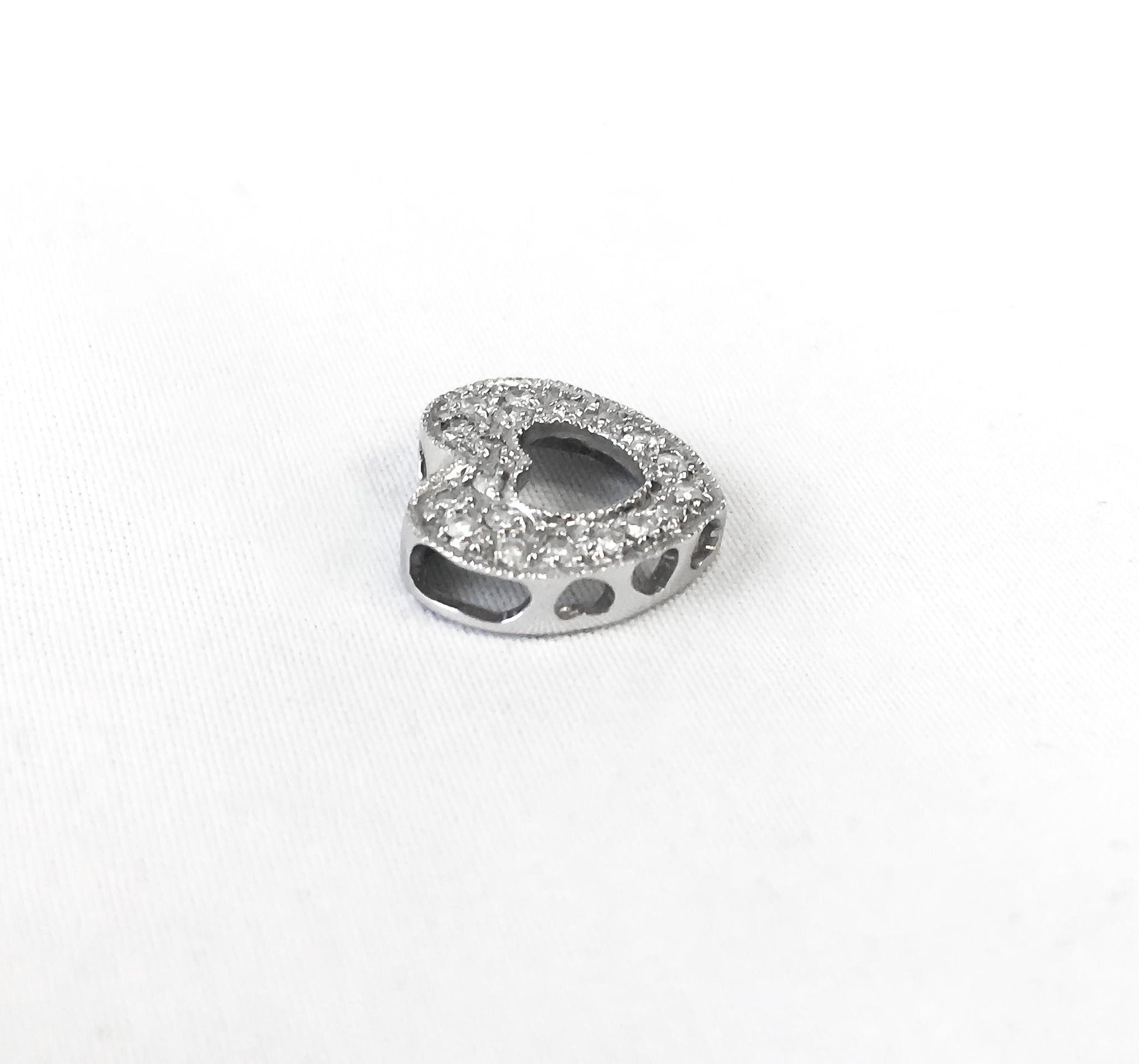 14K White Gold Diamond Heart Pendant