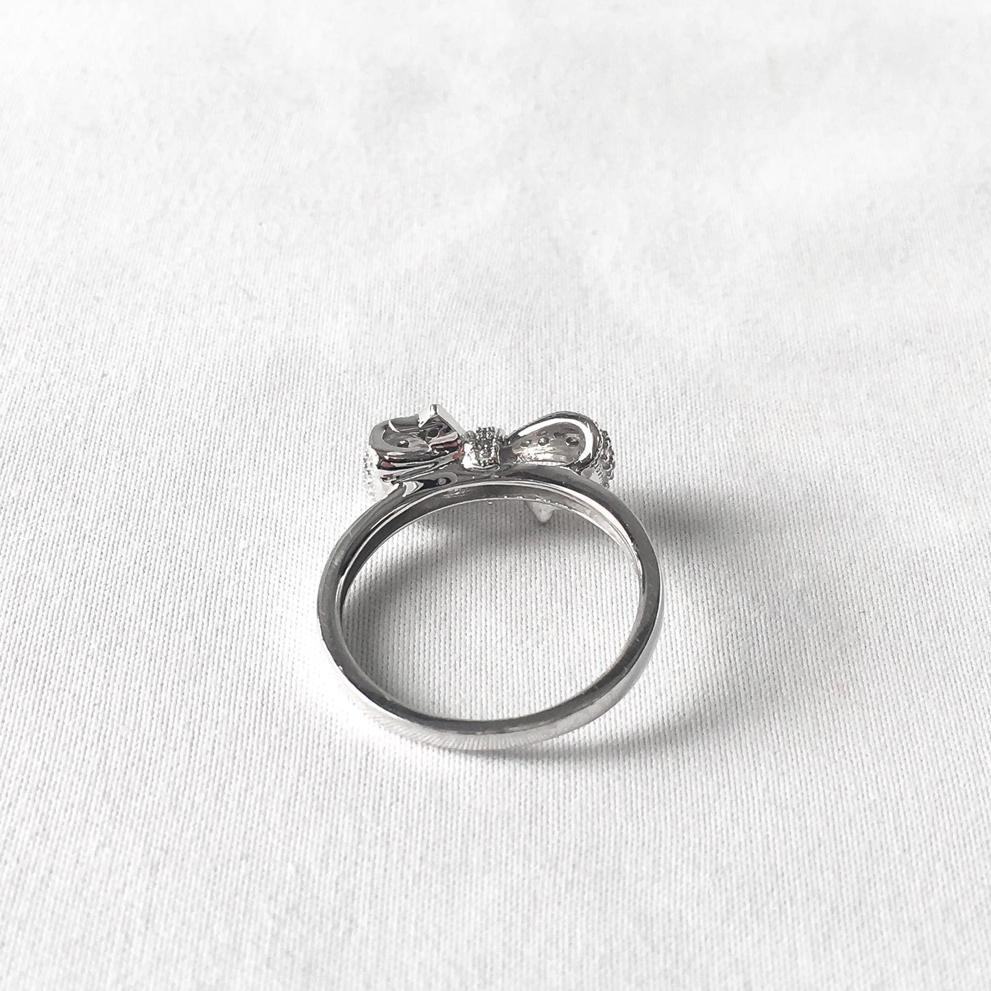 10K White Gold Diamond Bow Ribbon Ring, Sz. 7-7.25, Unique Elegant Regal Diamond Ring