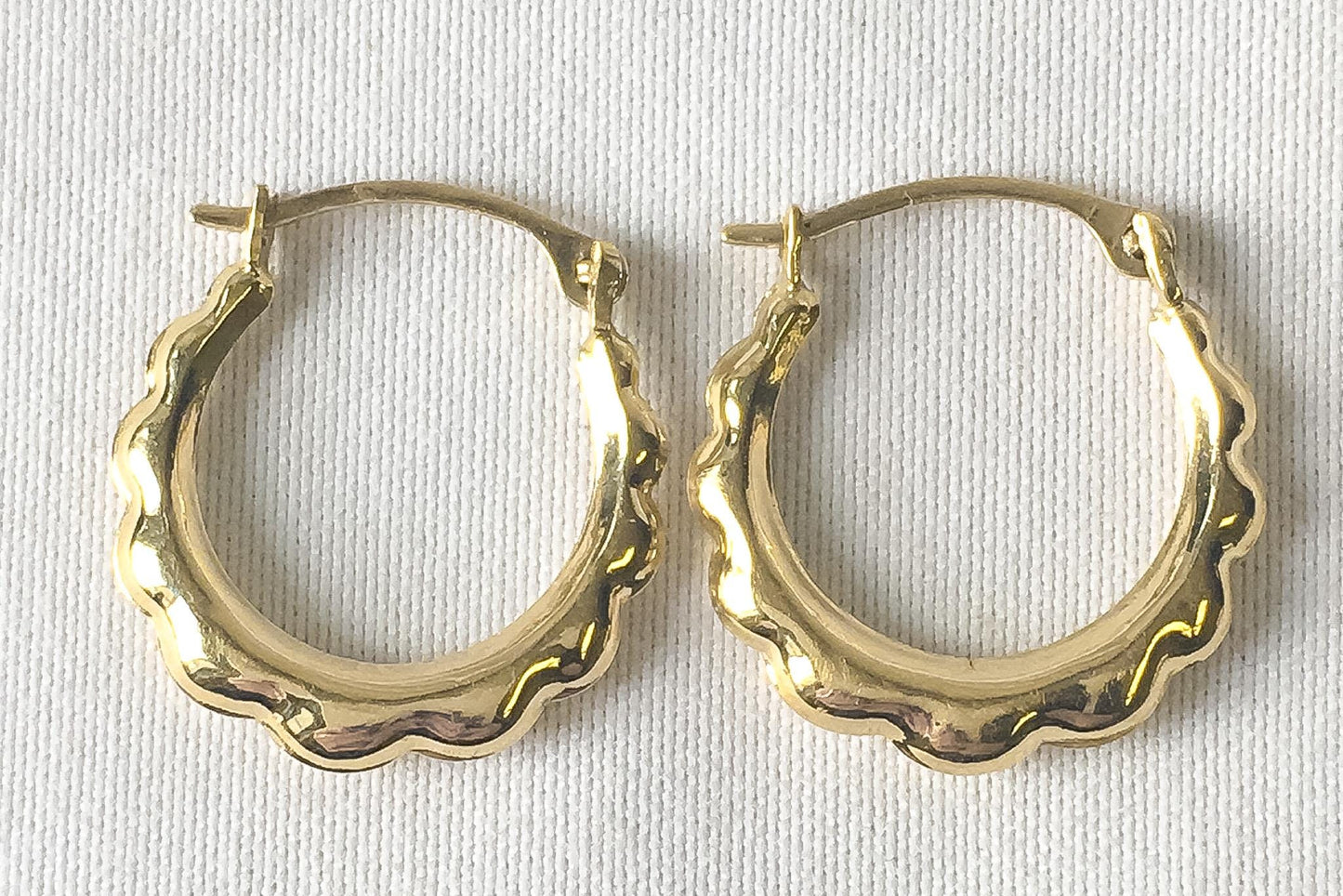 Vintage 14K Yellow Gold Circular Ridged Hollow Hoop Earrings, .5", Lightweight Dainty Simple Everyday Minimalist Hoops
