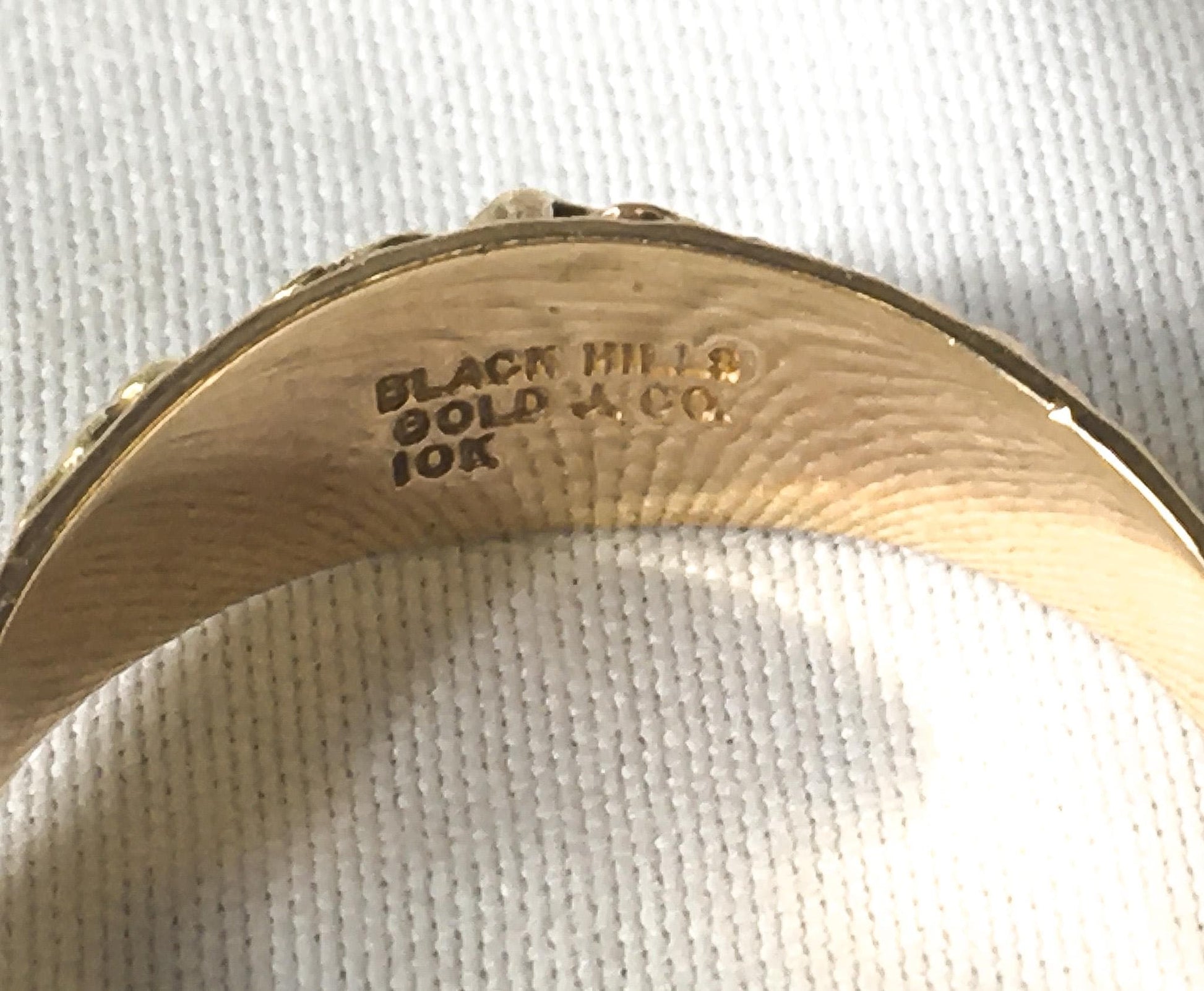 Vintage 10K Black Hills Gold Leaf Infinity Symbol Ring, Sz. 6.25, Simple Everyday Black Hills Gold Band Ring