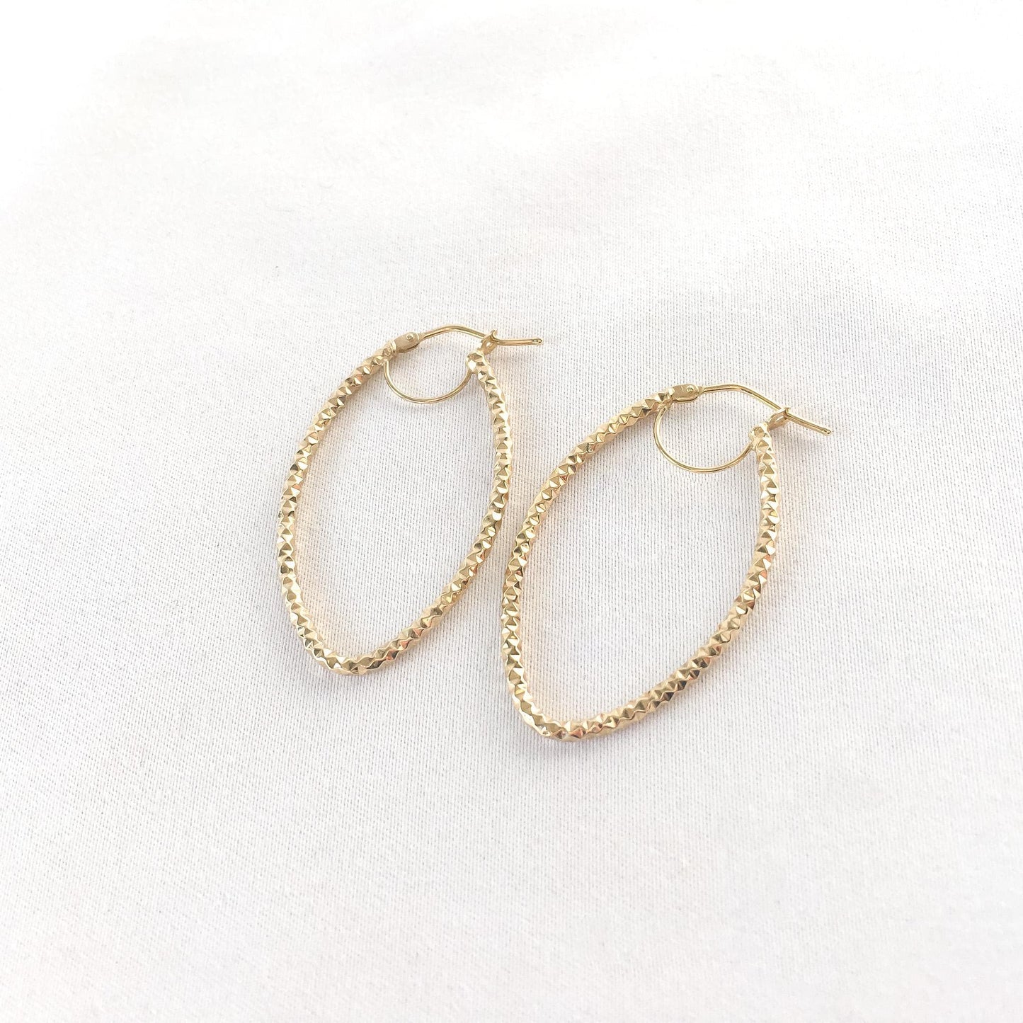 Vintage Milor Italy 14K Yellow Gold Studded Texture Double Hoop Oblong Hoop Earrings, 1.5", Lightweight Simple Everyday Minimalist Hoops