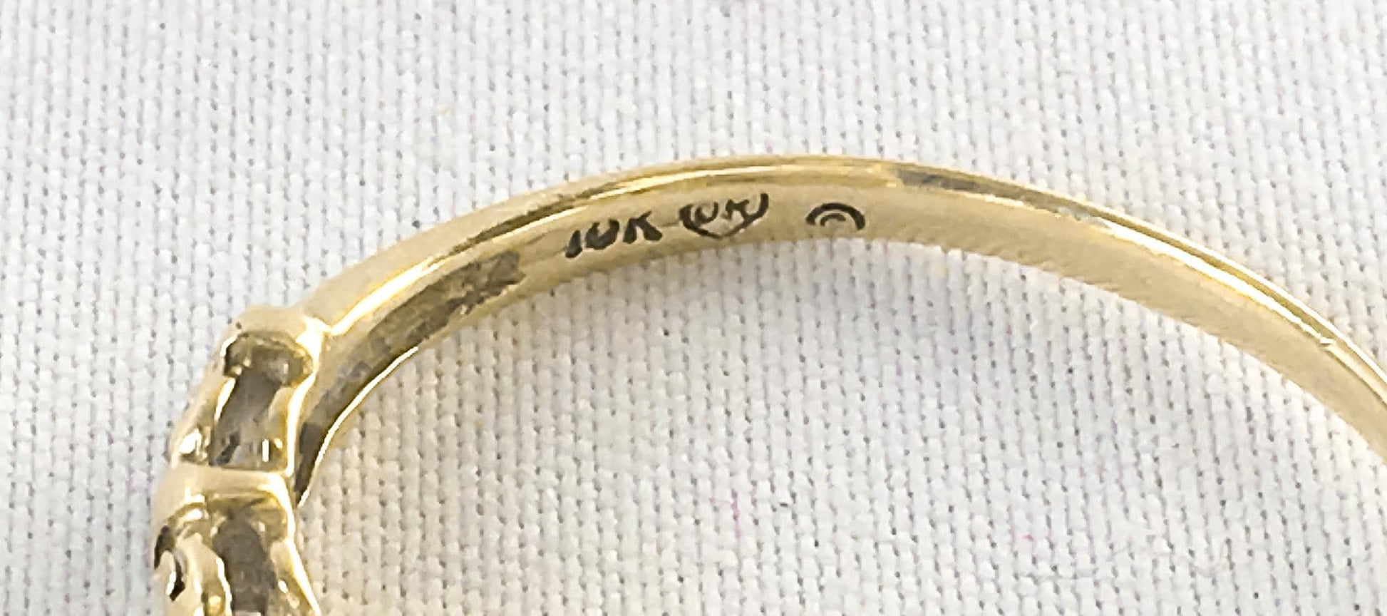 Vintage 10K OroAmerica Yellow Gold Diamond Chip Ring, Sz. 6.75, Simple Dainty Everyday Minimalist Stackable Ring