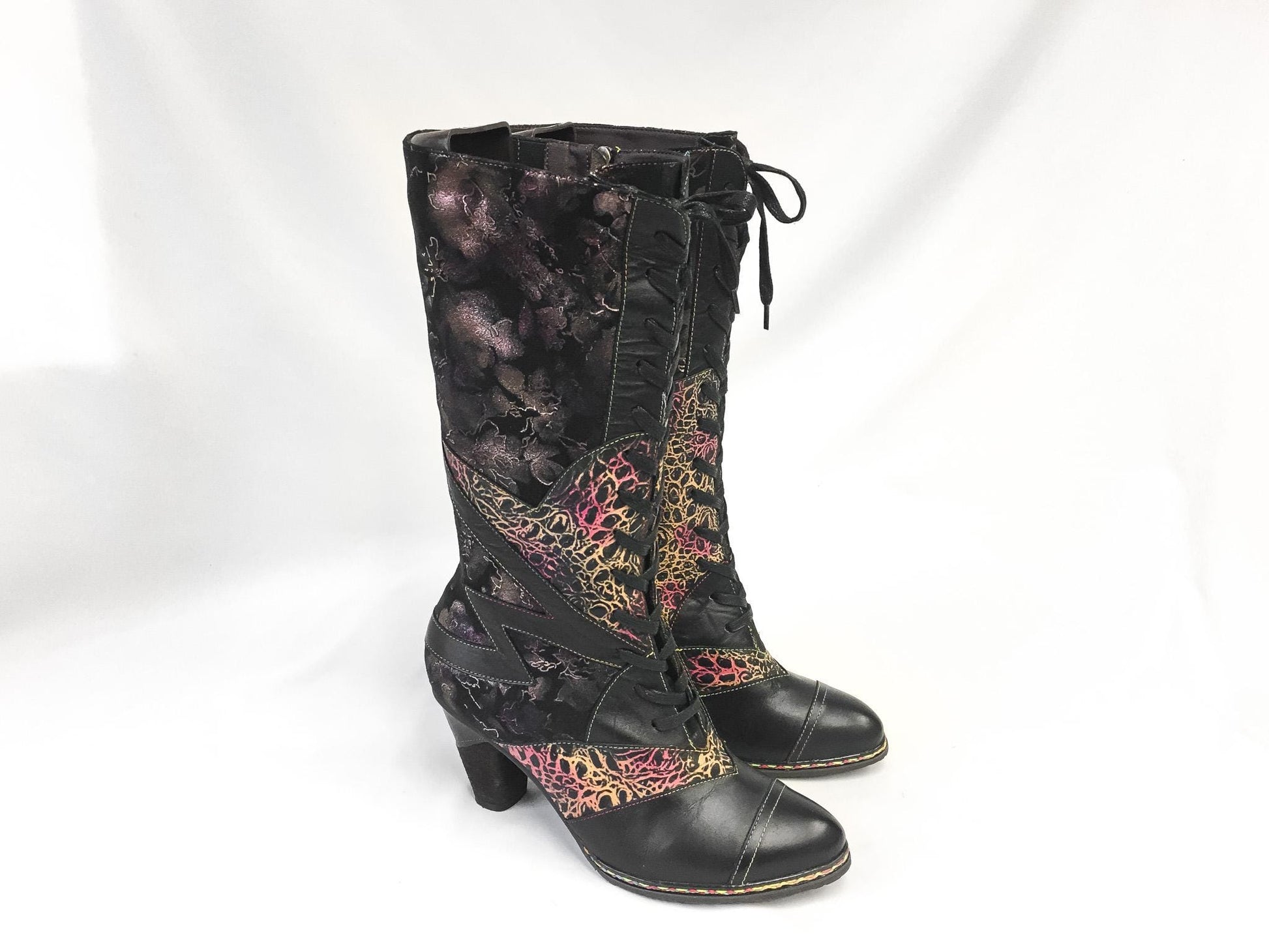 Vintage Inspired L'Artiste Malagie-Croco Black Metallic Lace Up Leather Boots, Approx. Women's 9.5, Unique Statement Boho Style Boots