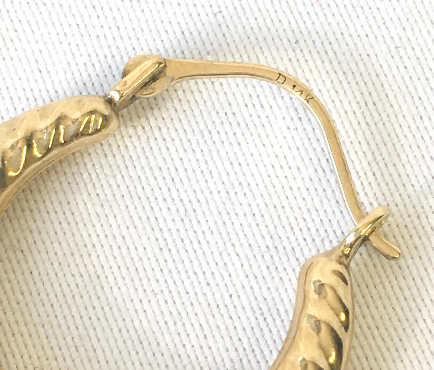 Vintage 14K Yellow Gold Textured Ribbed Hoop Earrings, Simple Dainty Everyday Minimalist Earrings