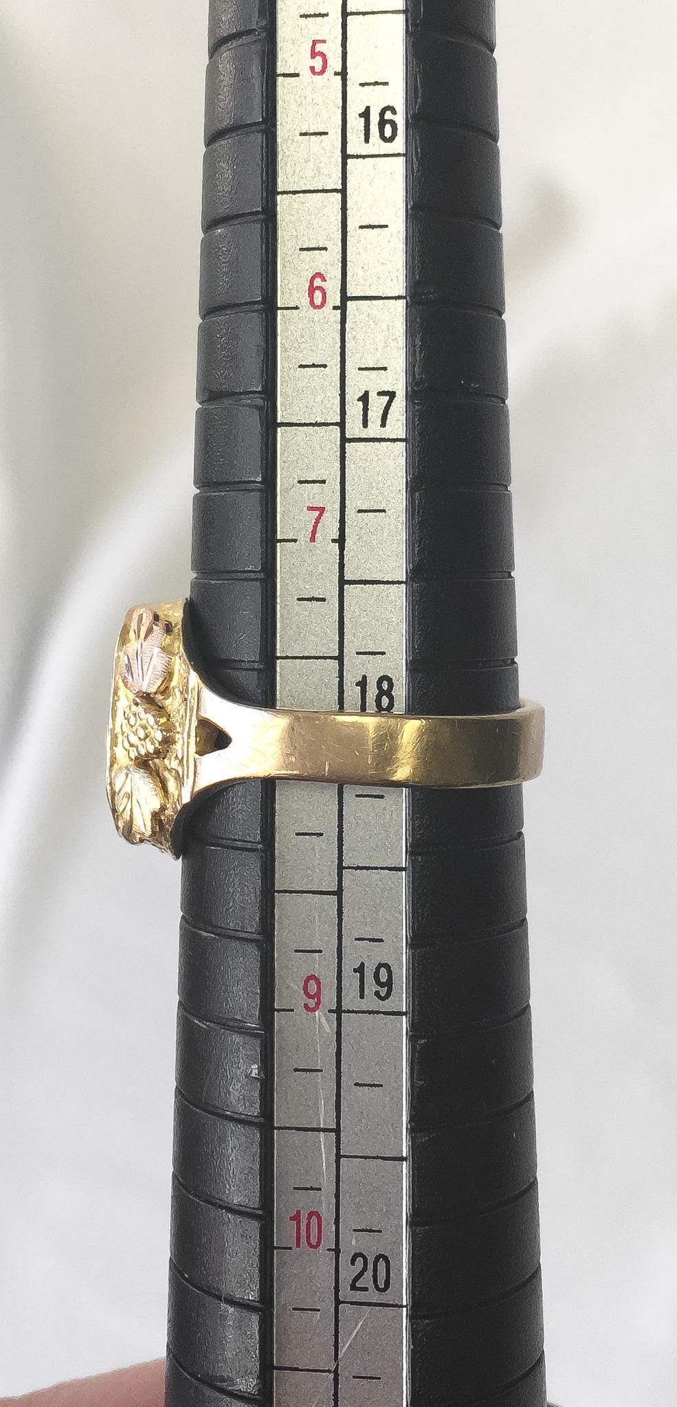 Vintage 12K RGC Black Hills Gold Onyx Eagle Signet Ring, Sz. 8, Vintage Black Hills Gold Unisex Ring
