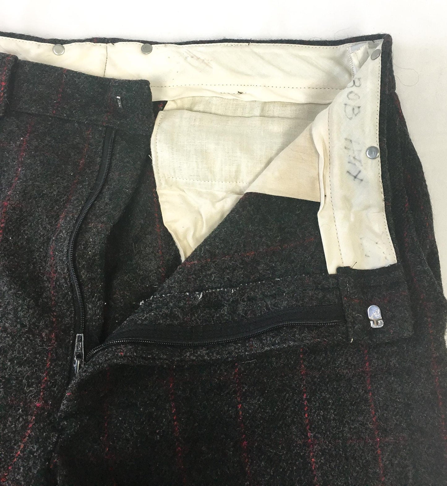 Vintage Woolrich Gray Red Green Plaid Wool Blend Hunting Pants, Men's Sz. 38" x 29"