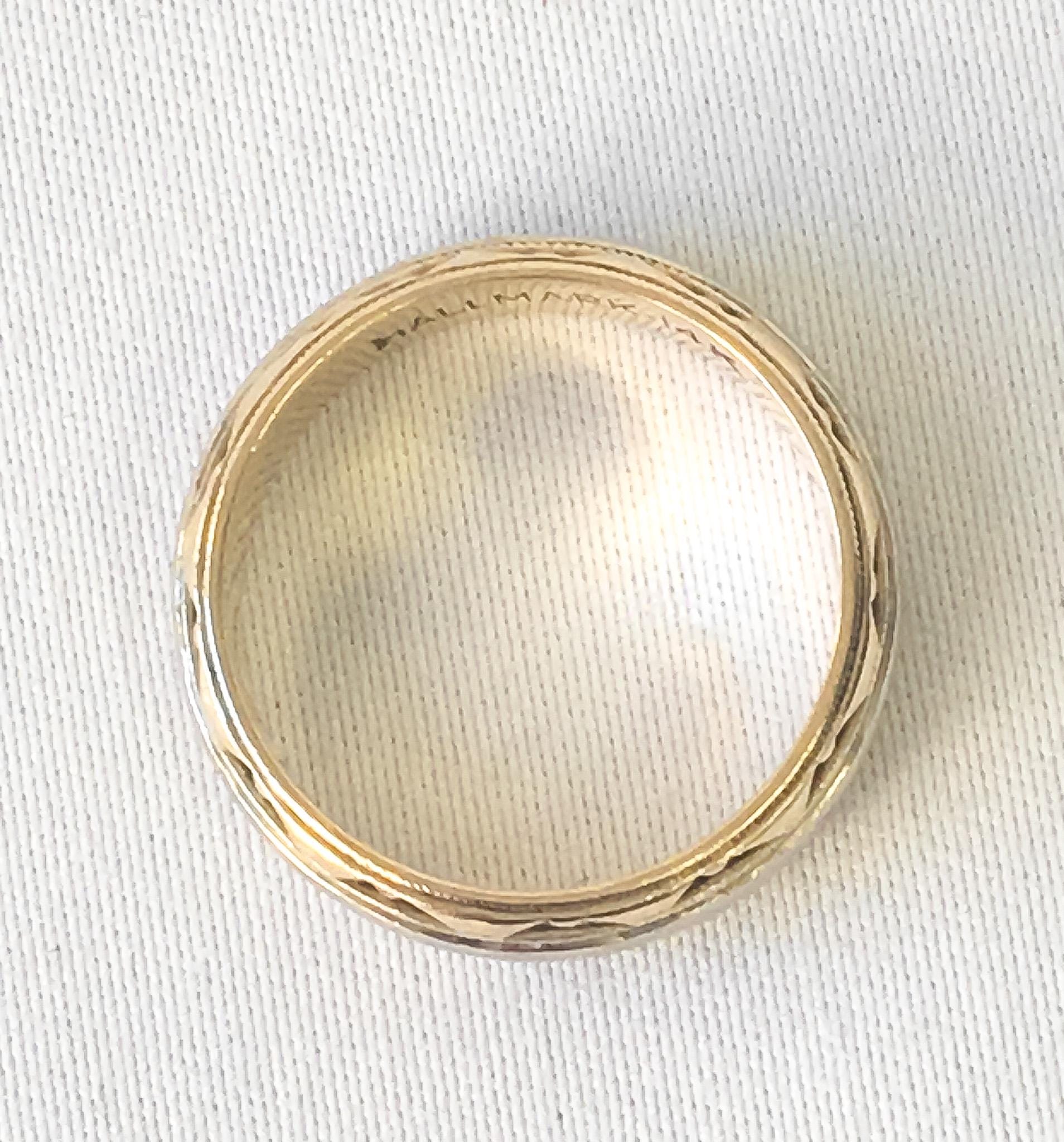 Vintage 14K Hallmark Two Toned Gold Etched Band Ring, Sz. 4.5, Simple Everyday Minimalist Stackable Band Ring