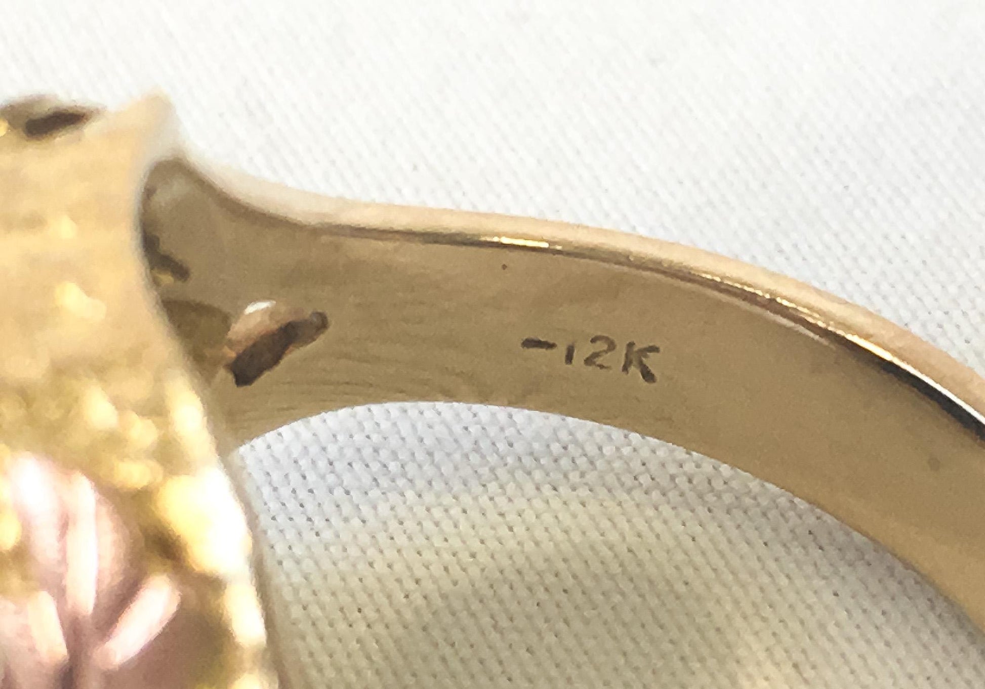 Vintage 12K RGC Black Hills Gold Onyx Eagle Signet Ring, Sz. 8, Vintage Black Hills Gold Unisex Ring