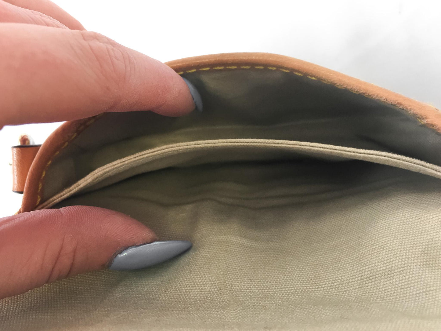 Y2K 00s Dooney and Bourke Beige Heart Monogram Canvas Wristlet Coin Pouch Wallet