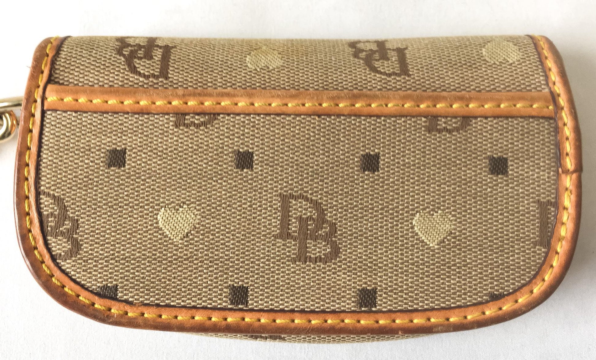 Y2K 00s Dooney and Bourke Beige Heart Monogram Canvas Wristlet Coin Pouch Wallet