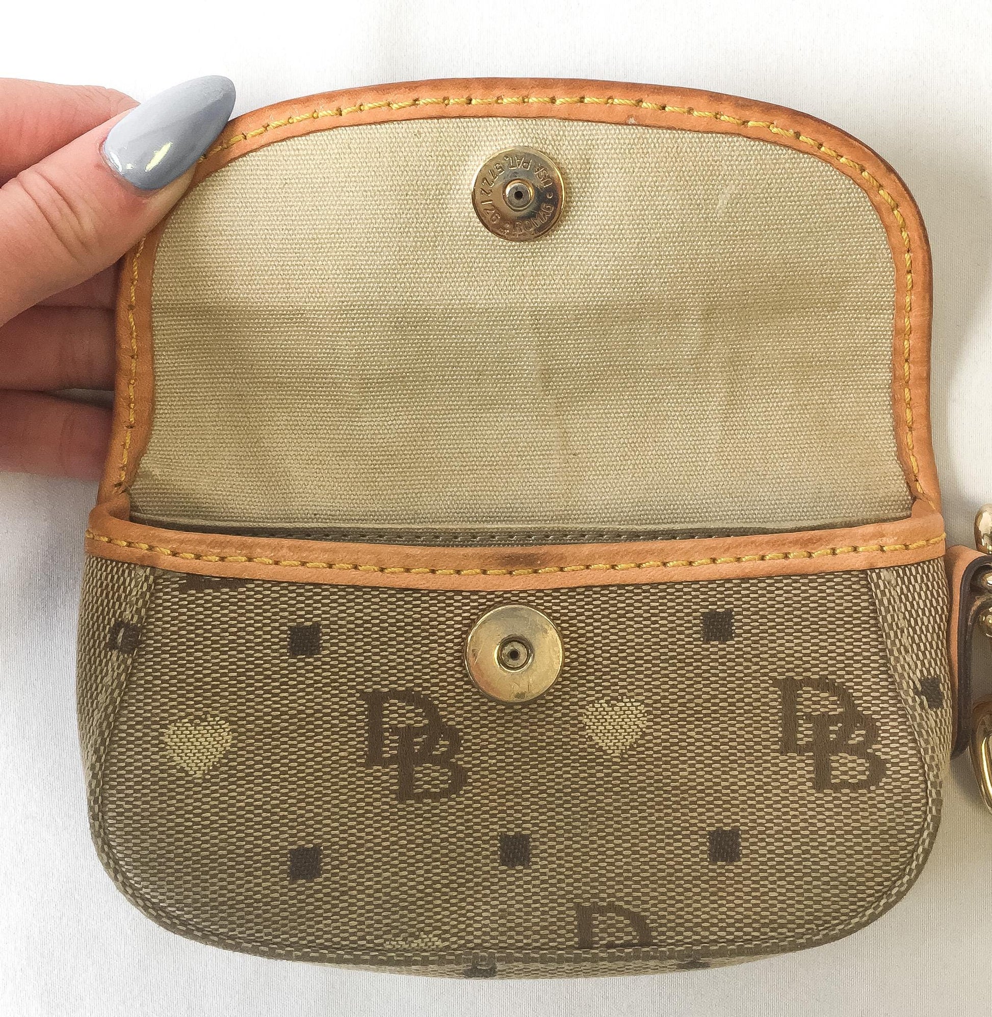 Y2K 00s Dooney and Bourke Beige Heart Monogram Canvas Wristlet Coin Pouch Wallet