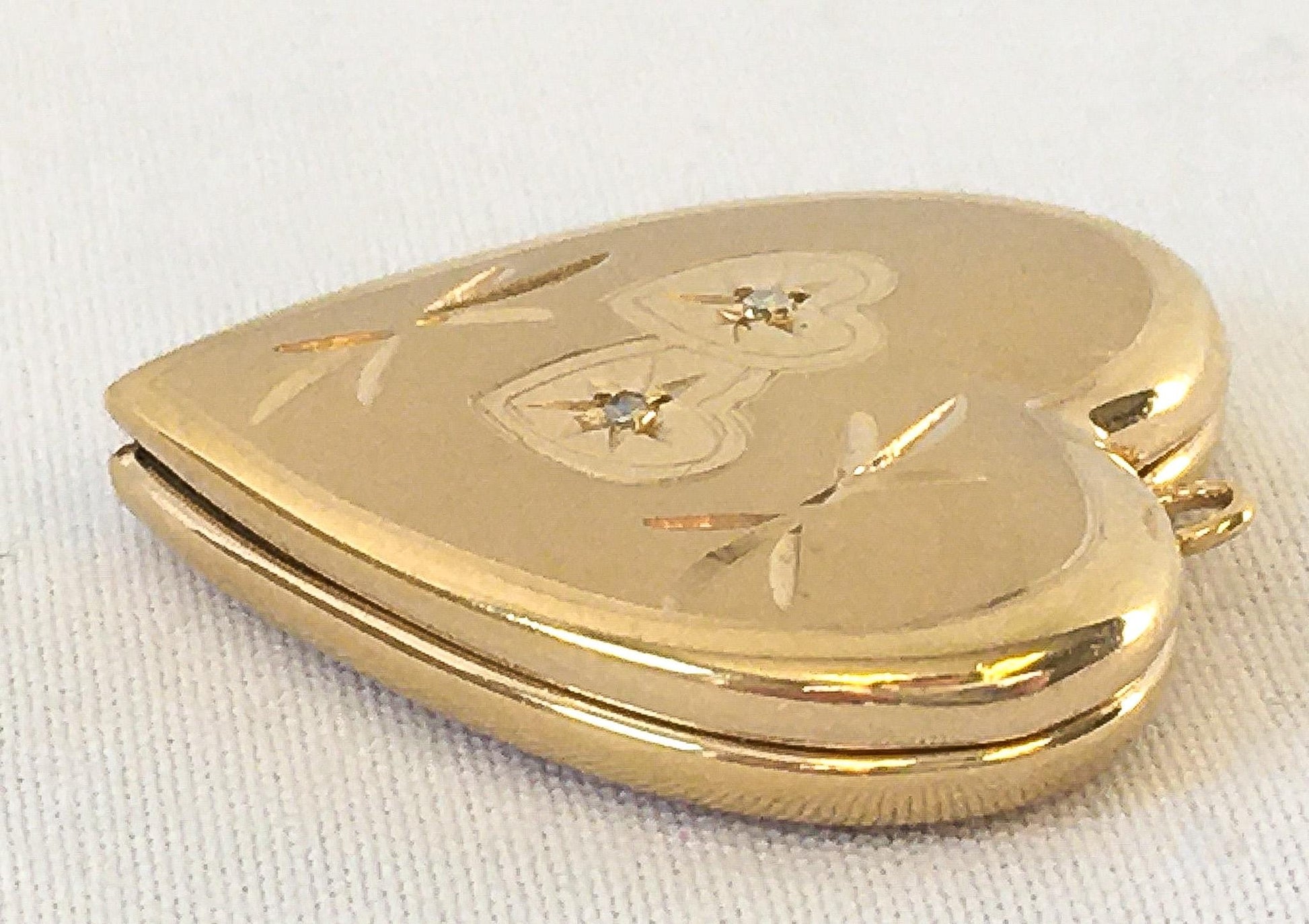 Vintage 14K Yellow Gold Heart Locket Pendant with Etched Detail