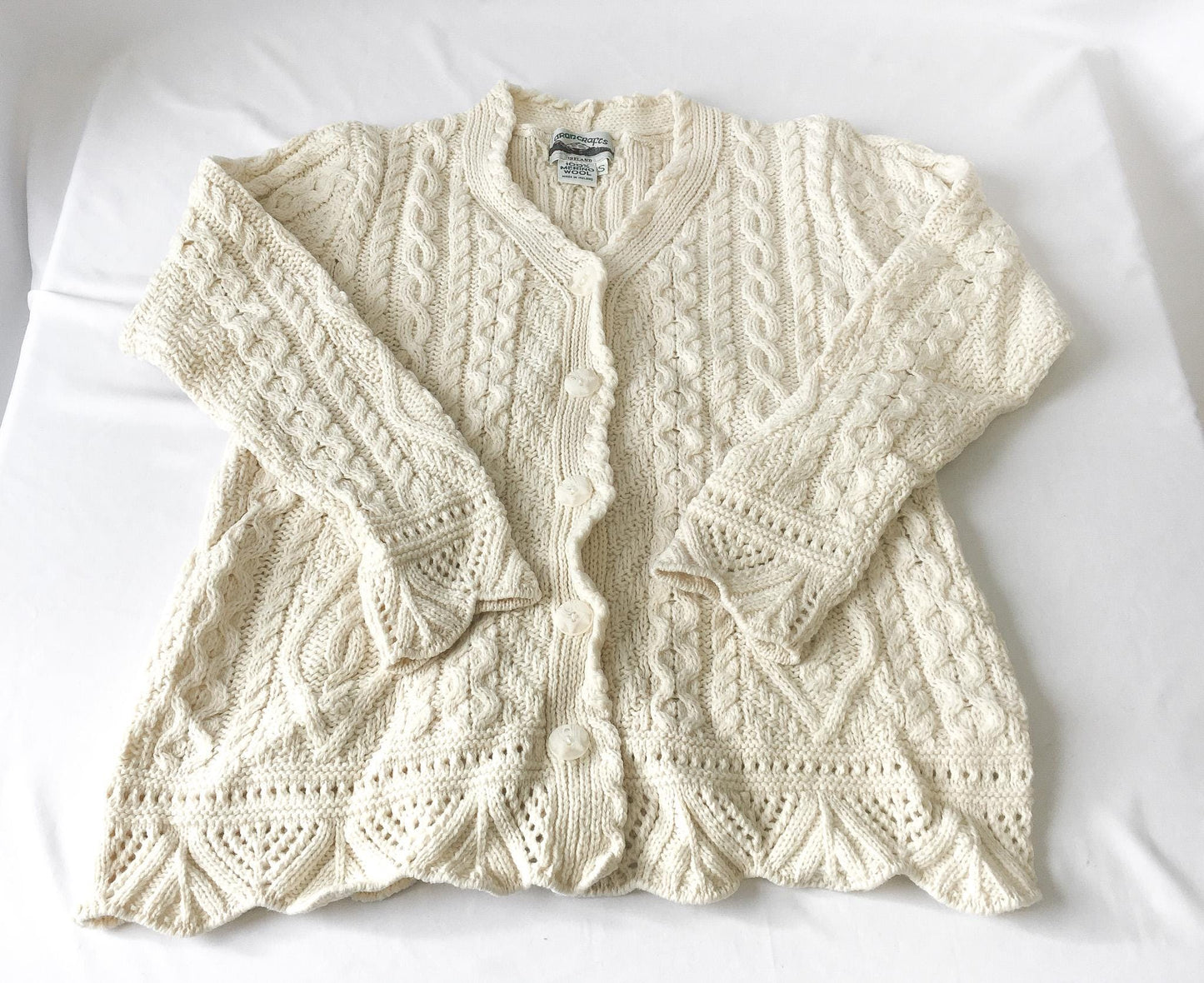 Vintage Aran Crafts Cream Off-White Cable Knit Ruffle Hem Merino Wool Cardigan Sweater, Women's Sz. S