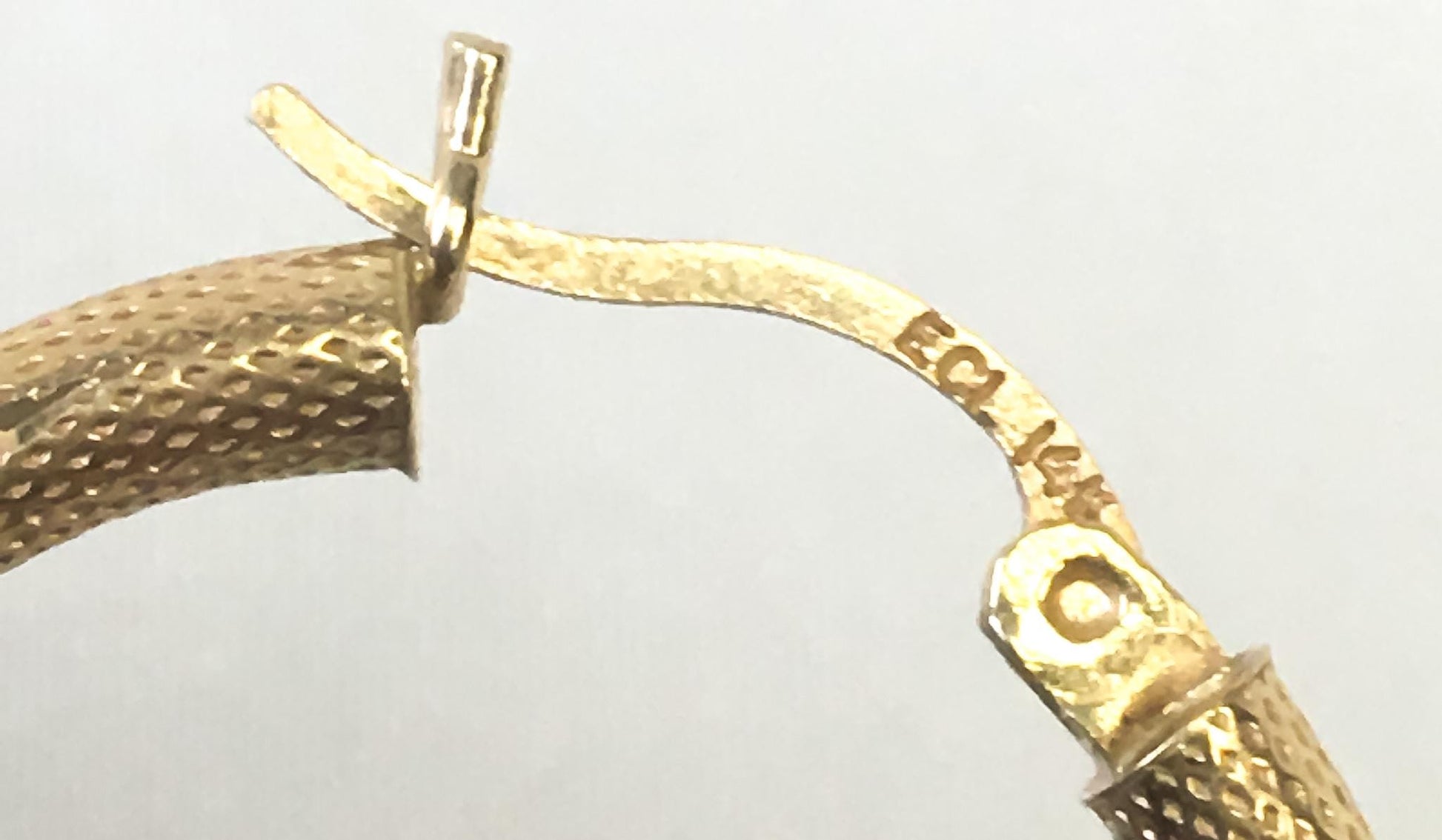 Vintage 14K Yellow Gold Textured Etched Tube Hoop Earrings, Lightweight Simple Elegant Minimalist Hoop Earrings