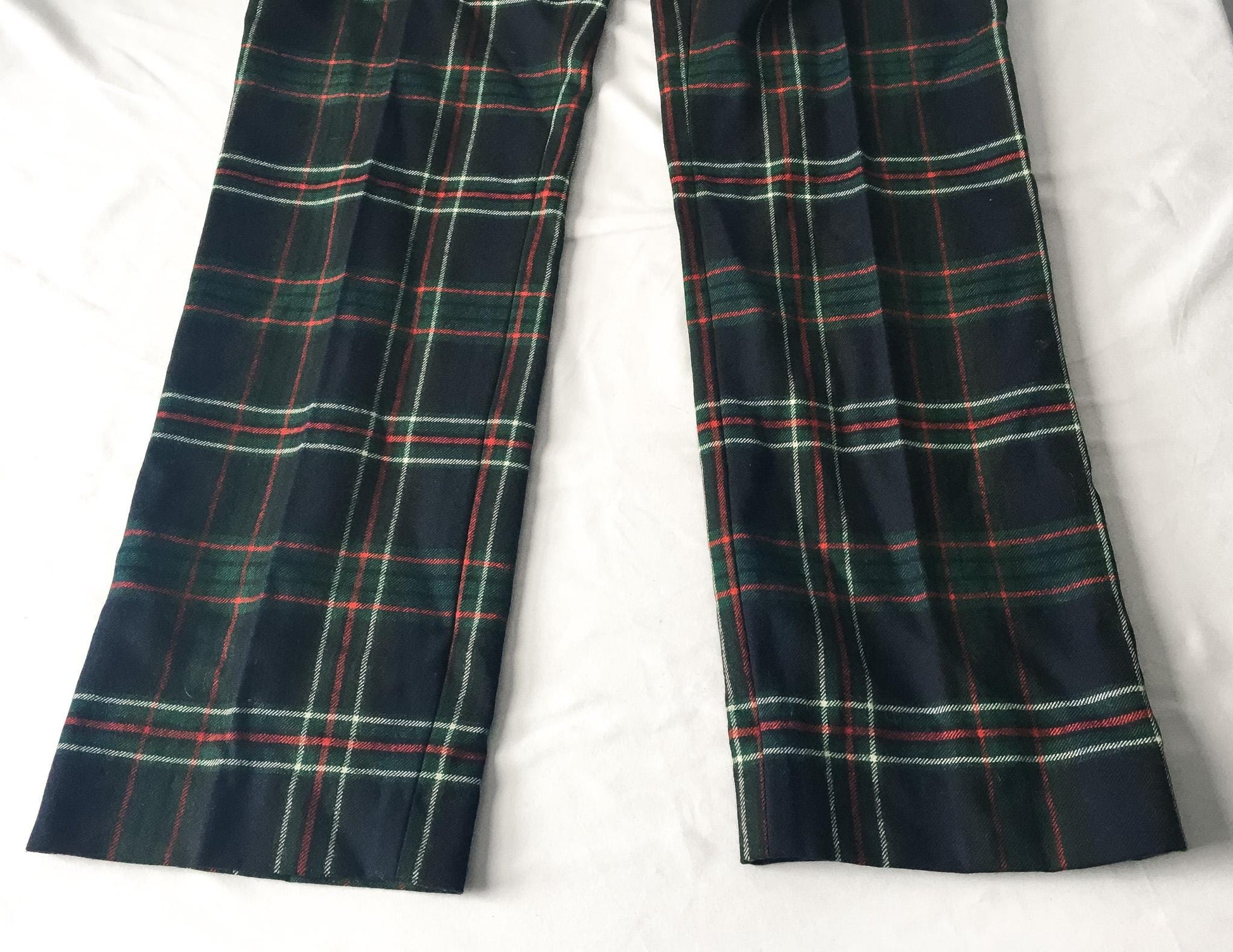 Vintage Navy Blue/Green/Red Plaid Wool High Rise Pleated Trousers, Women's 31" x 29"