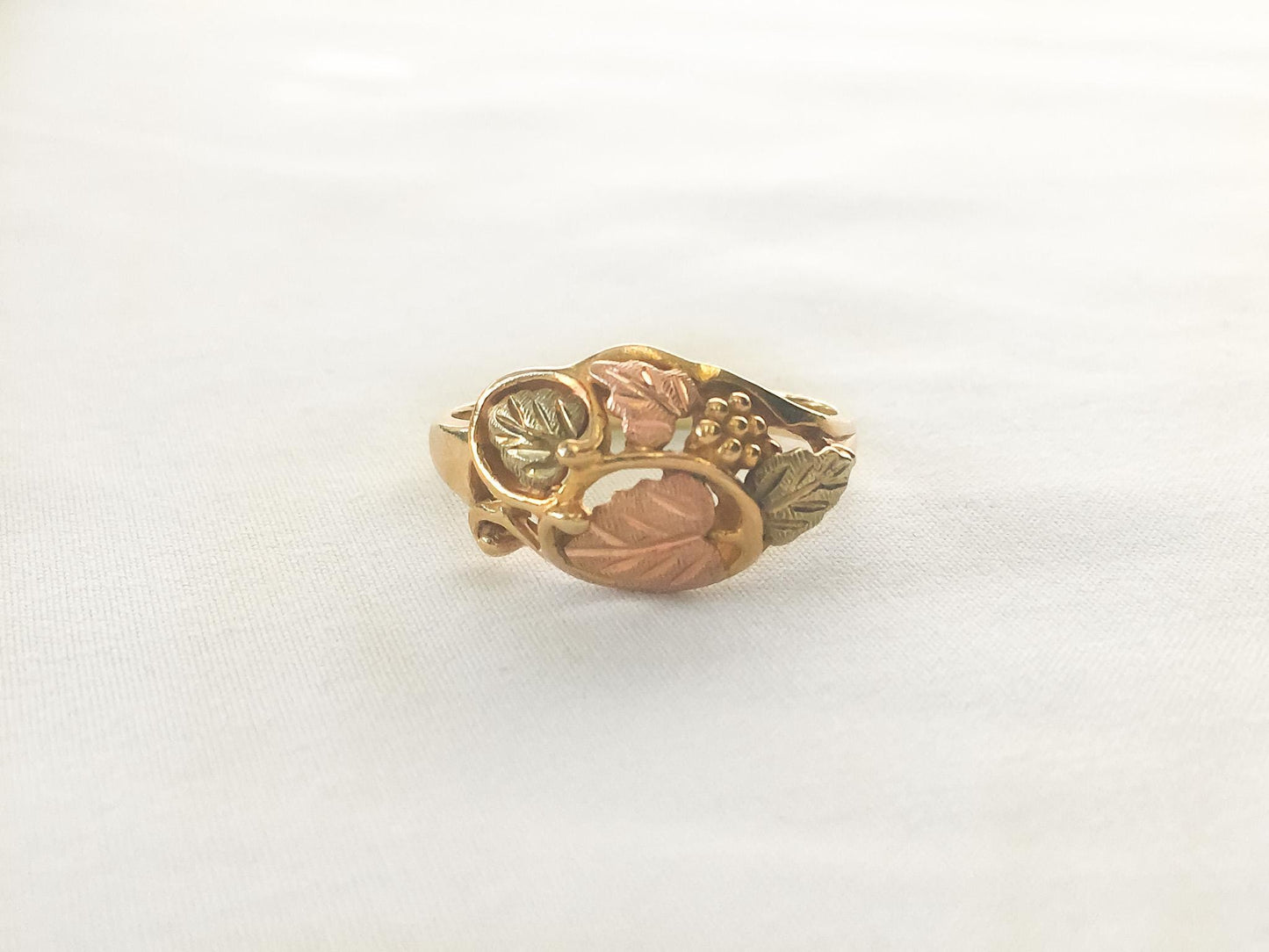 Vintage 10K Landstrom's Black Hills Gold Large Cluster Leaf Ring, Sz. 9.75, Vintage Black Hills Gold Jewelry