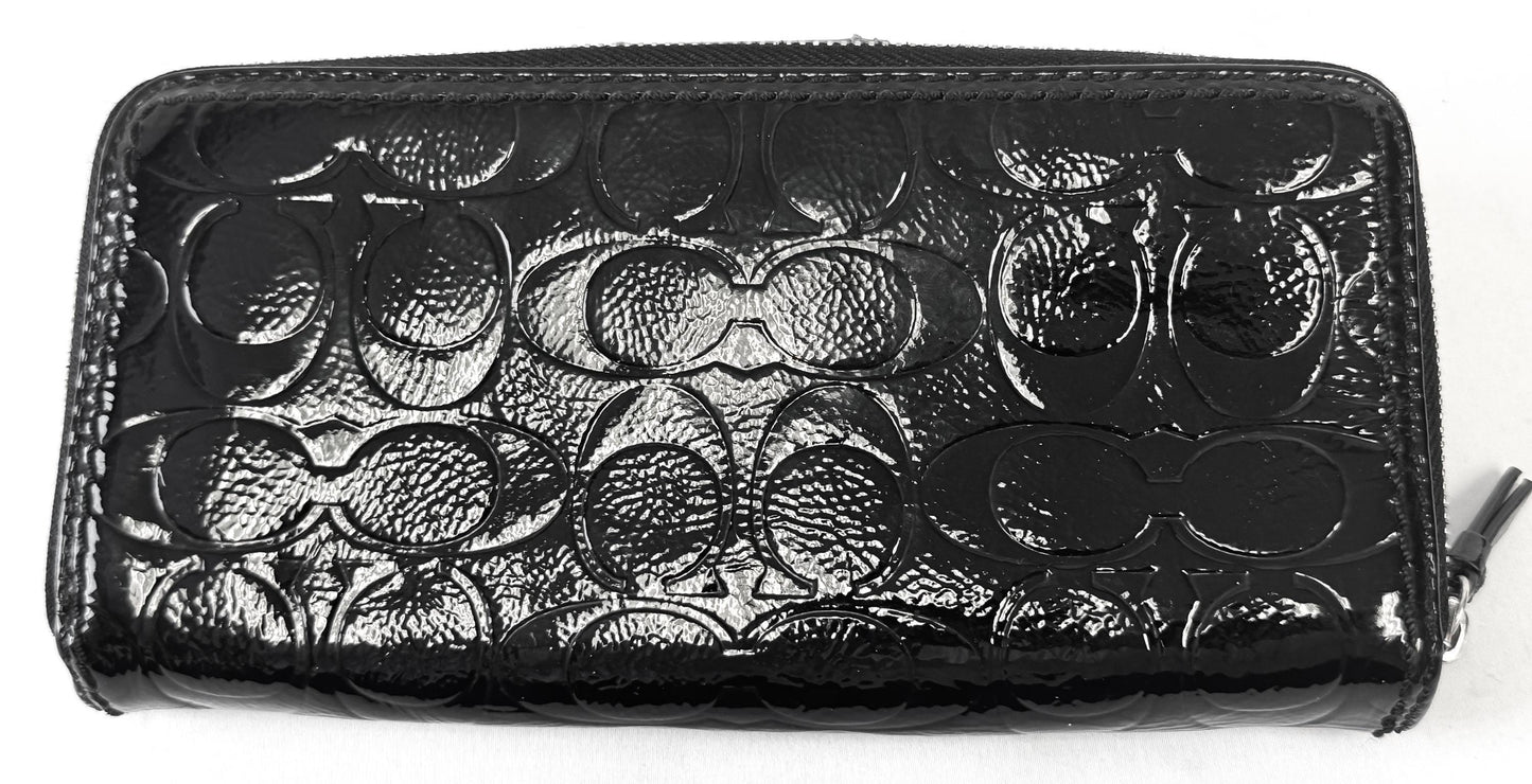 Y2K 00s Coach Black Patent Leather Embossed Monogram Turnlock Wallet