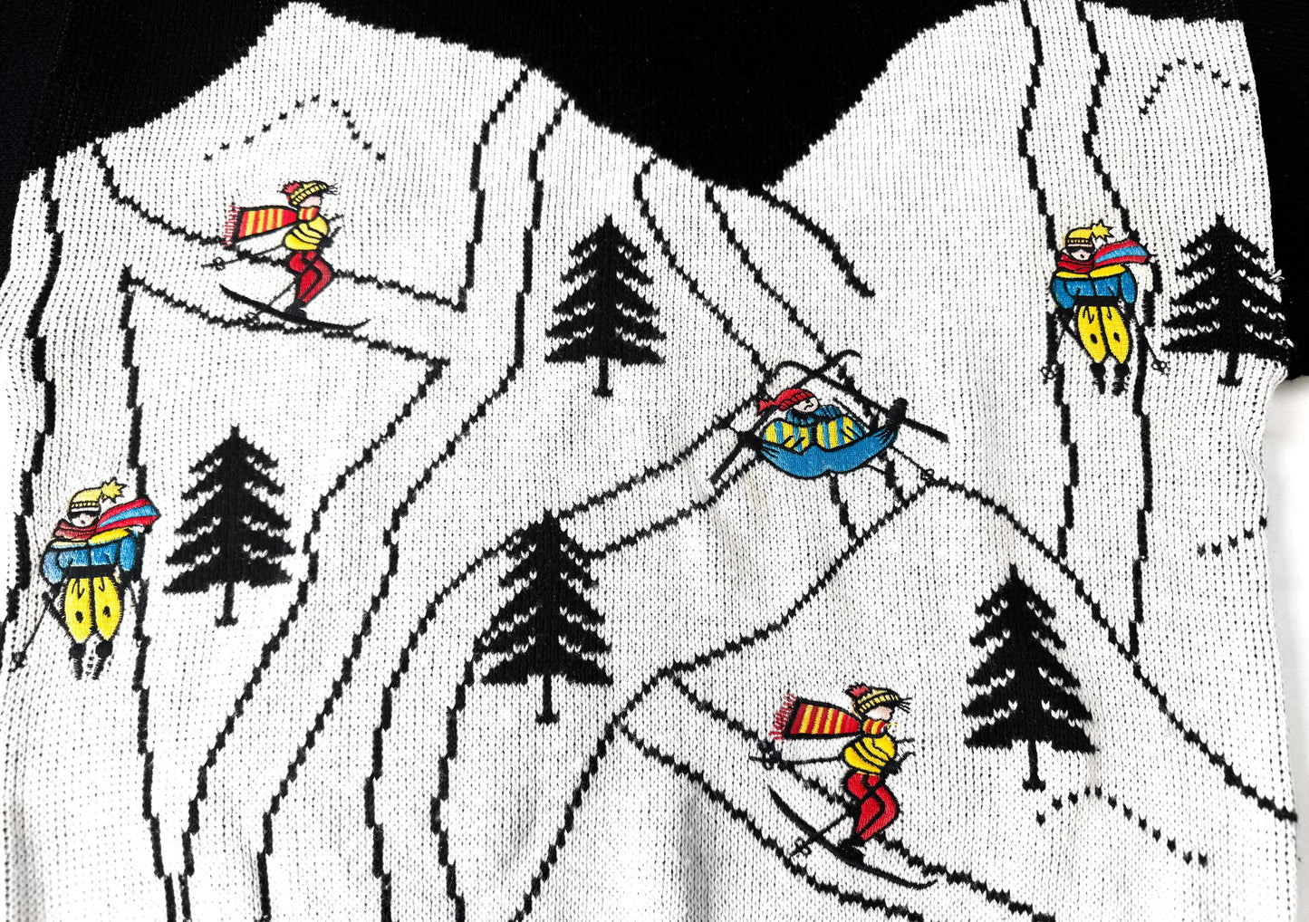 Vintage Kitty Hawk Black White Ski Trail Mountains Crewneck Sweater, Sz. M