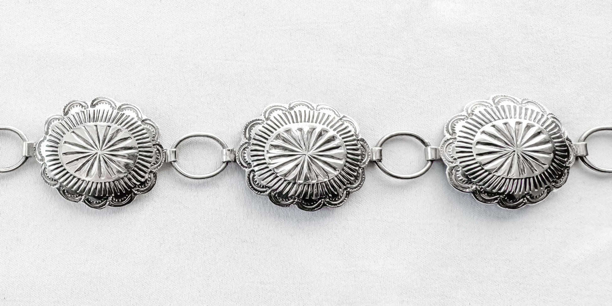 Vintage Silver Toned Mini Concho Adjustable Chain Link Belt, Vintage Western Boho Style Festival Belt