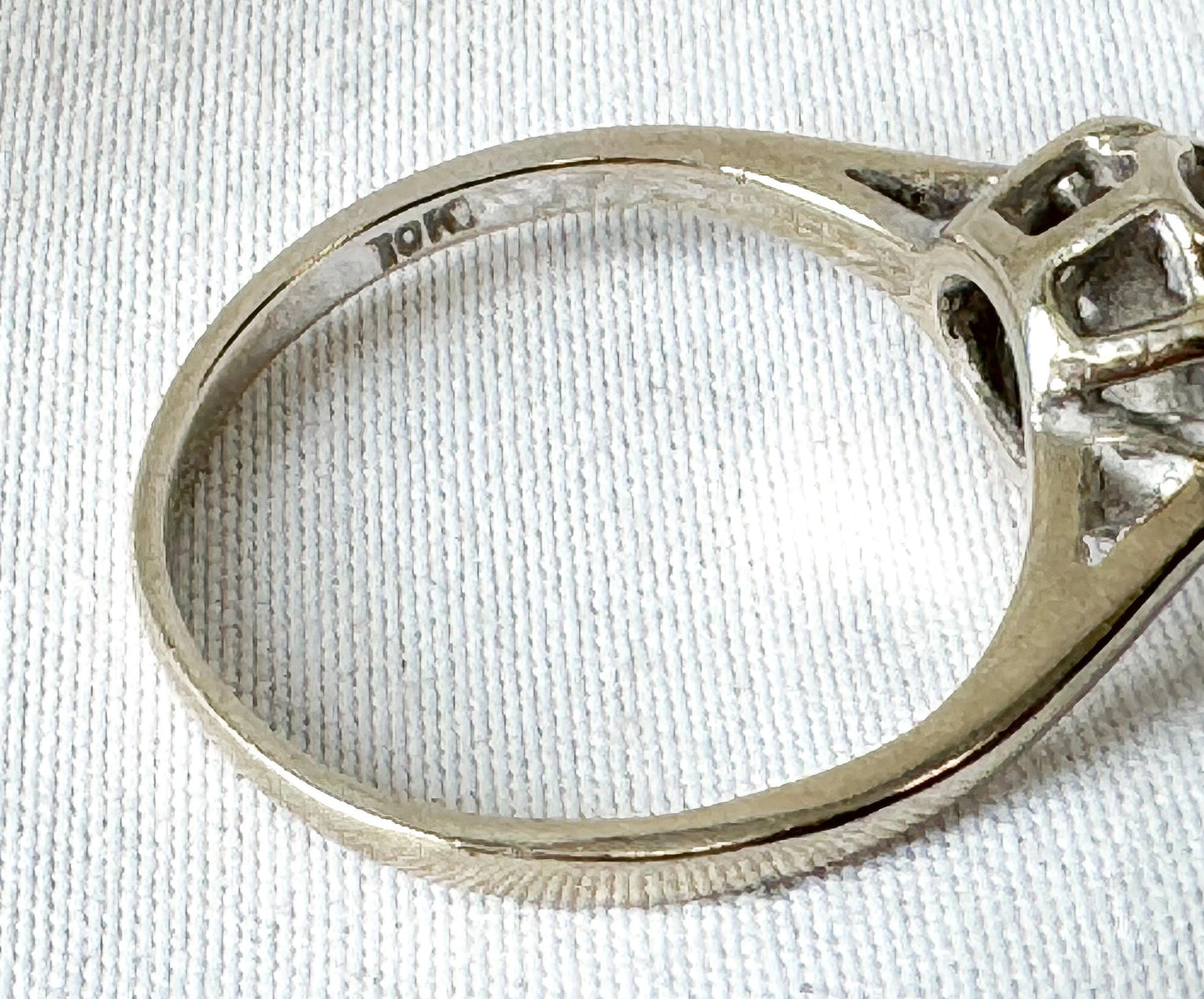 Vintage 10K Yellow Gold Blue Sapphire Flower Ring, Sz. 5, Dainty Everyday Simple Ring