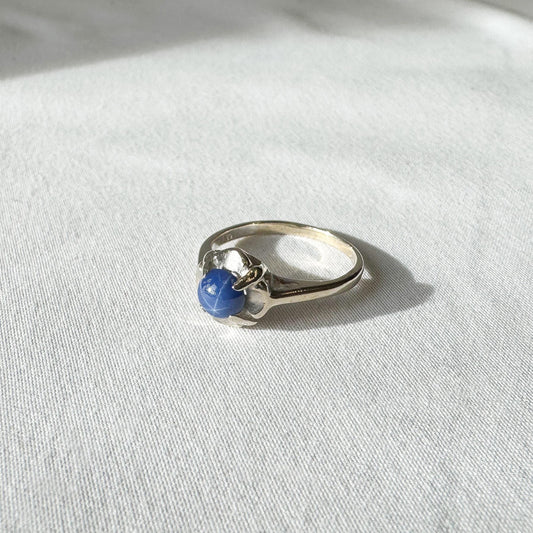 Vintage 10K Yellow Gold Blue Sapphire Flower Ring, Sz. 5, Dainty Everyday Simple Ring