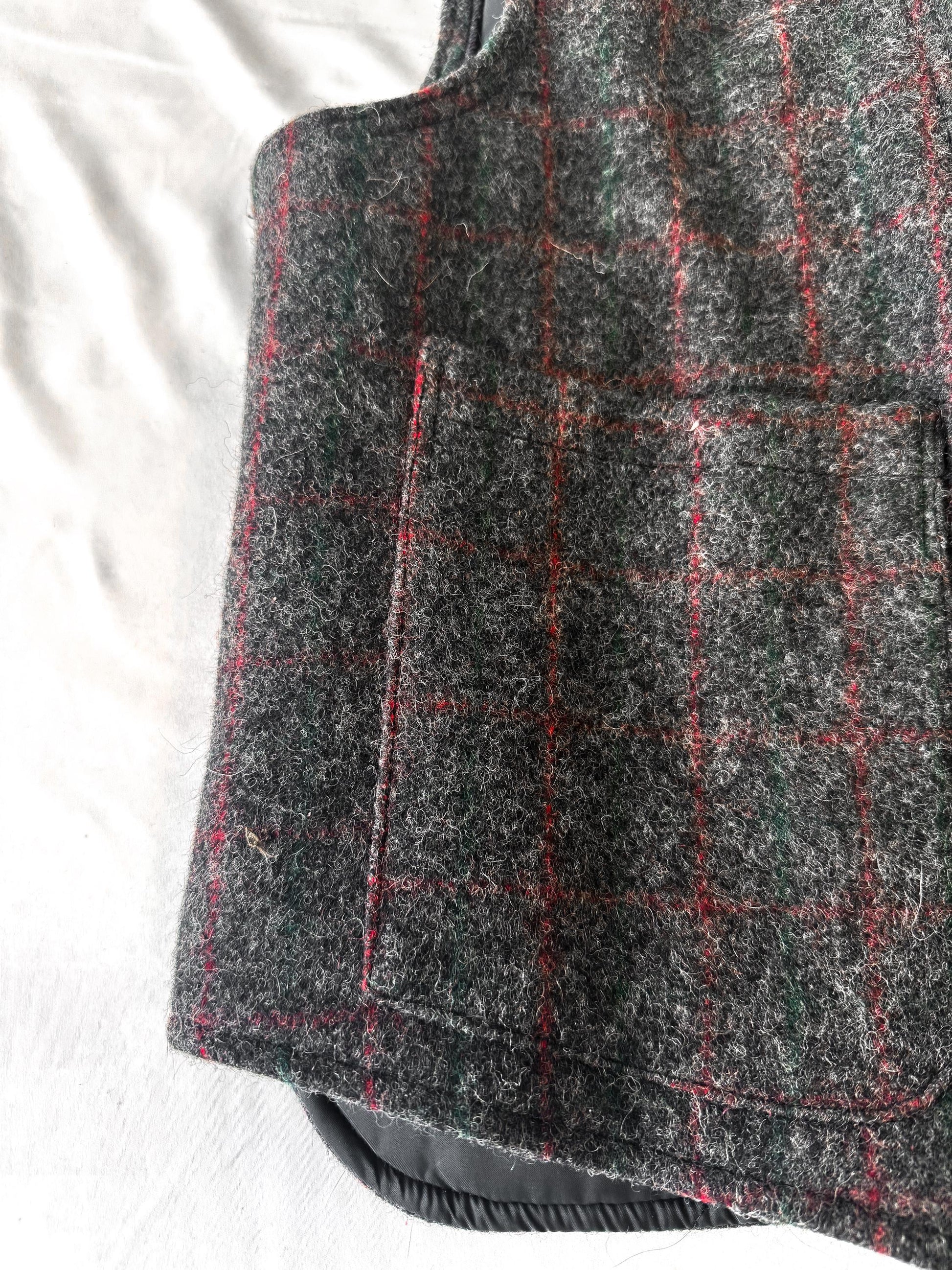 Vintage Woolen Mill Gray Red Green Plaid Wool Quilted Vest, Approx. Men's M