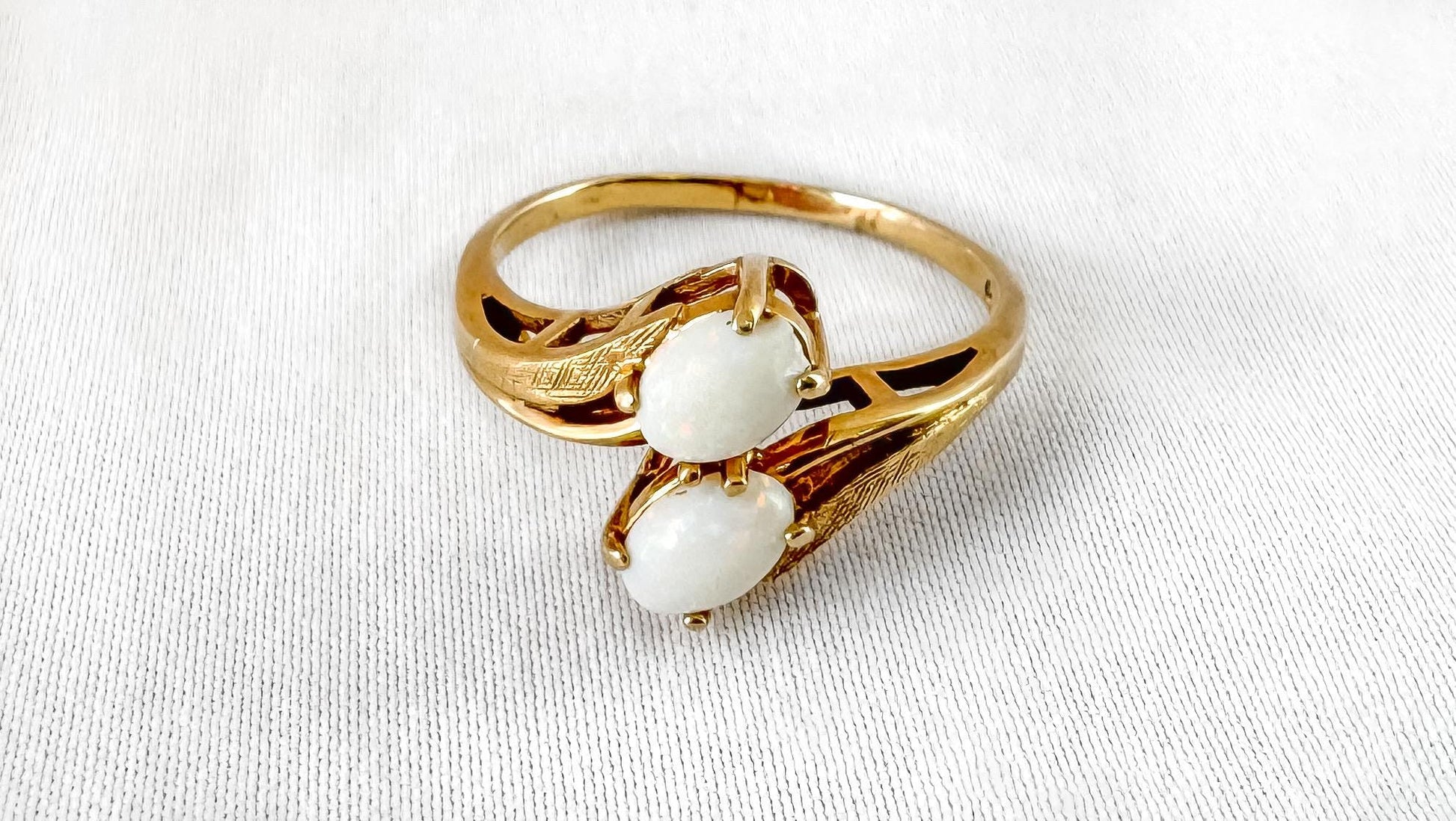 Vintage 10K Yellow Gold Twin Opal Etched Ring, Sz. 8.5, Vintage Art Deco Style Statement Ring